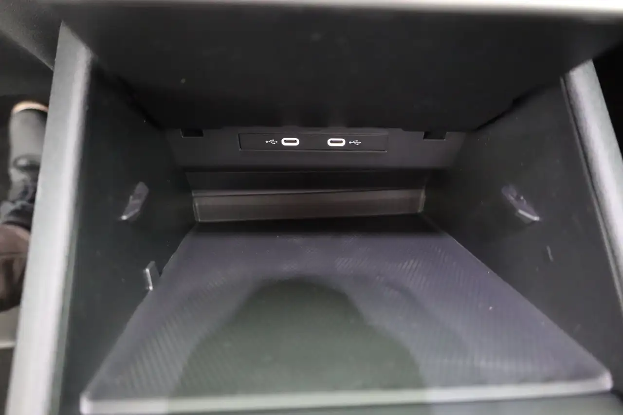 Volkswagen Tiguan 1.5 eTSI DSG LED ACC Kamera Sitzheizung 12