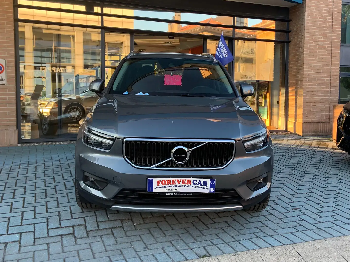 Volvo XC40 XC40 1.5 t3 Momentum Gris - 2