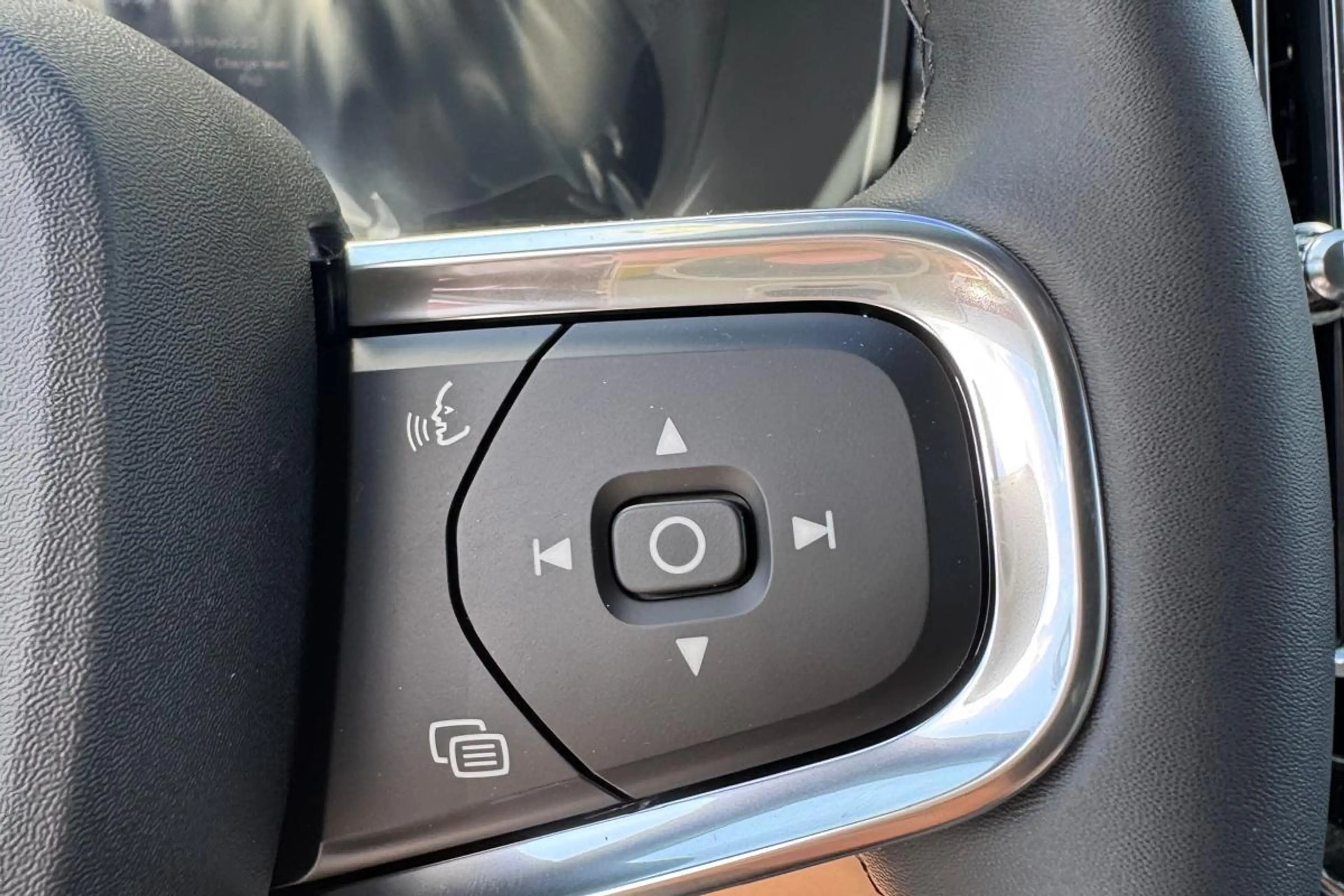 Volvo EX40 Single Motor Extended Range Plus Europa 82 kWh — photo 13