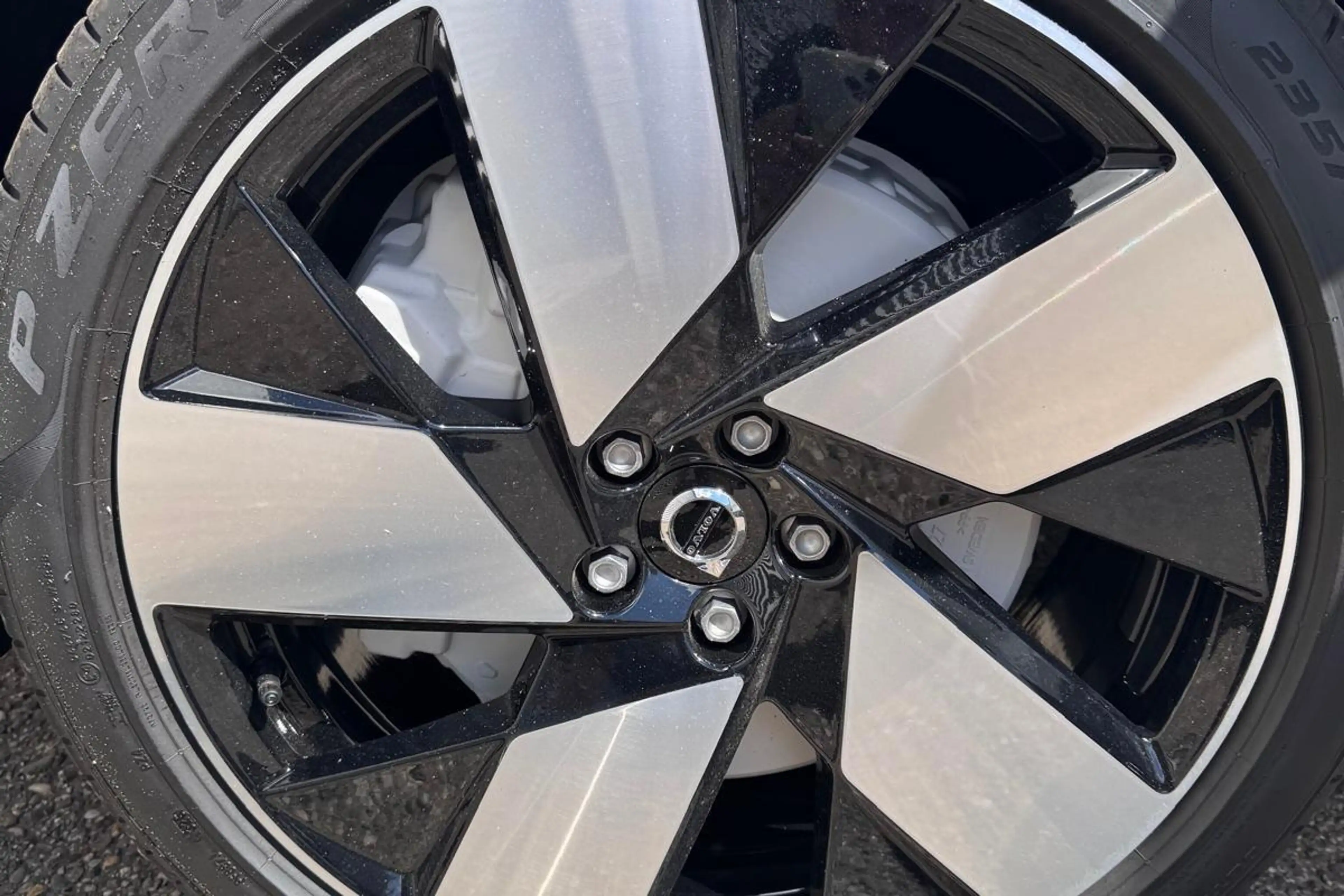 Volvo EX40 Single Motor Extended Range Plus Europa 82 kWh — photo 4