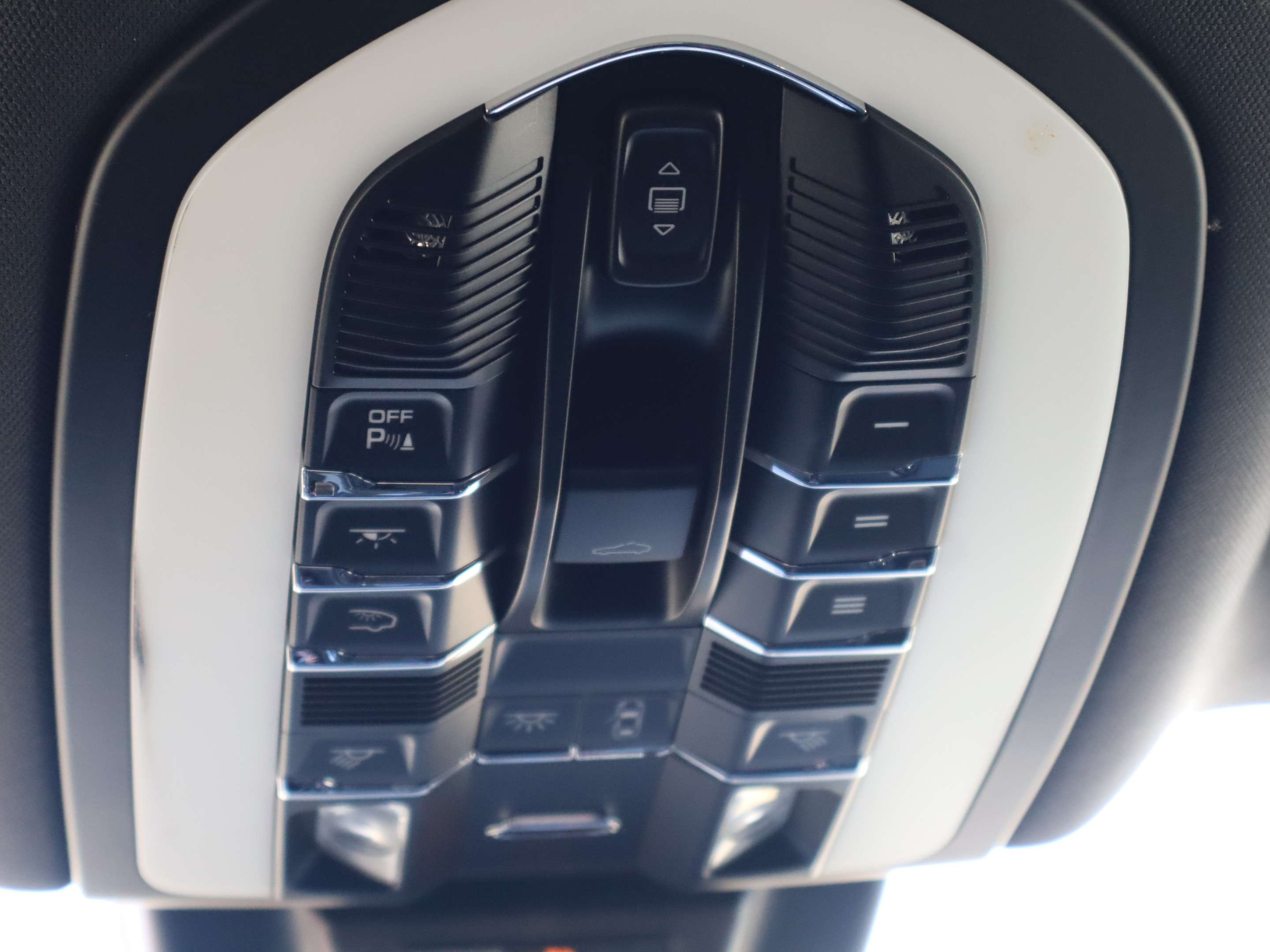 2023 Porsche Macan AWD thumb 19