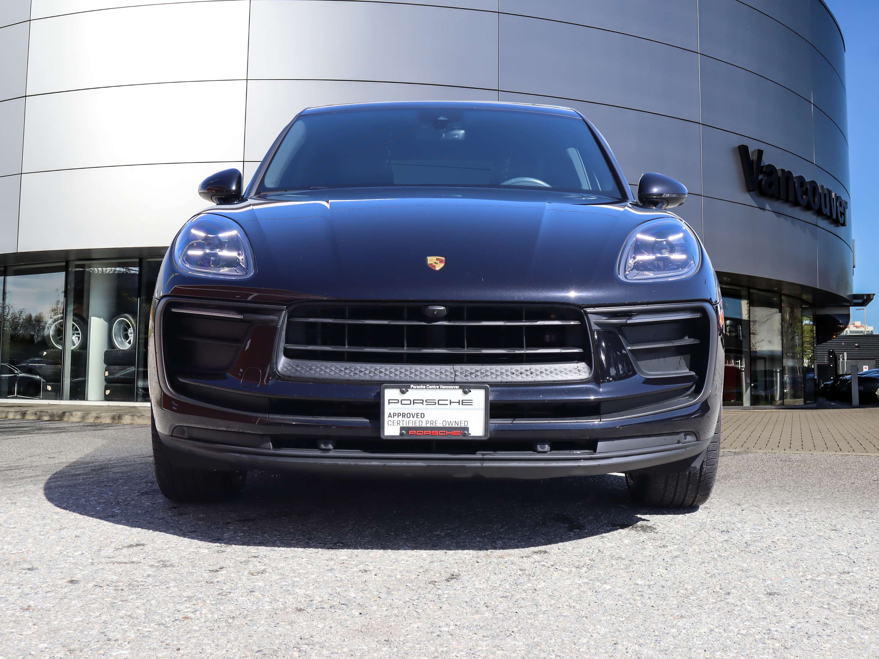 2023 Porsche Macan AWD thumb 8