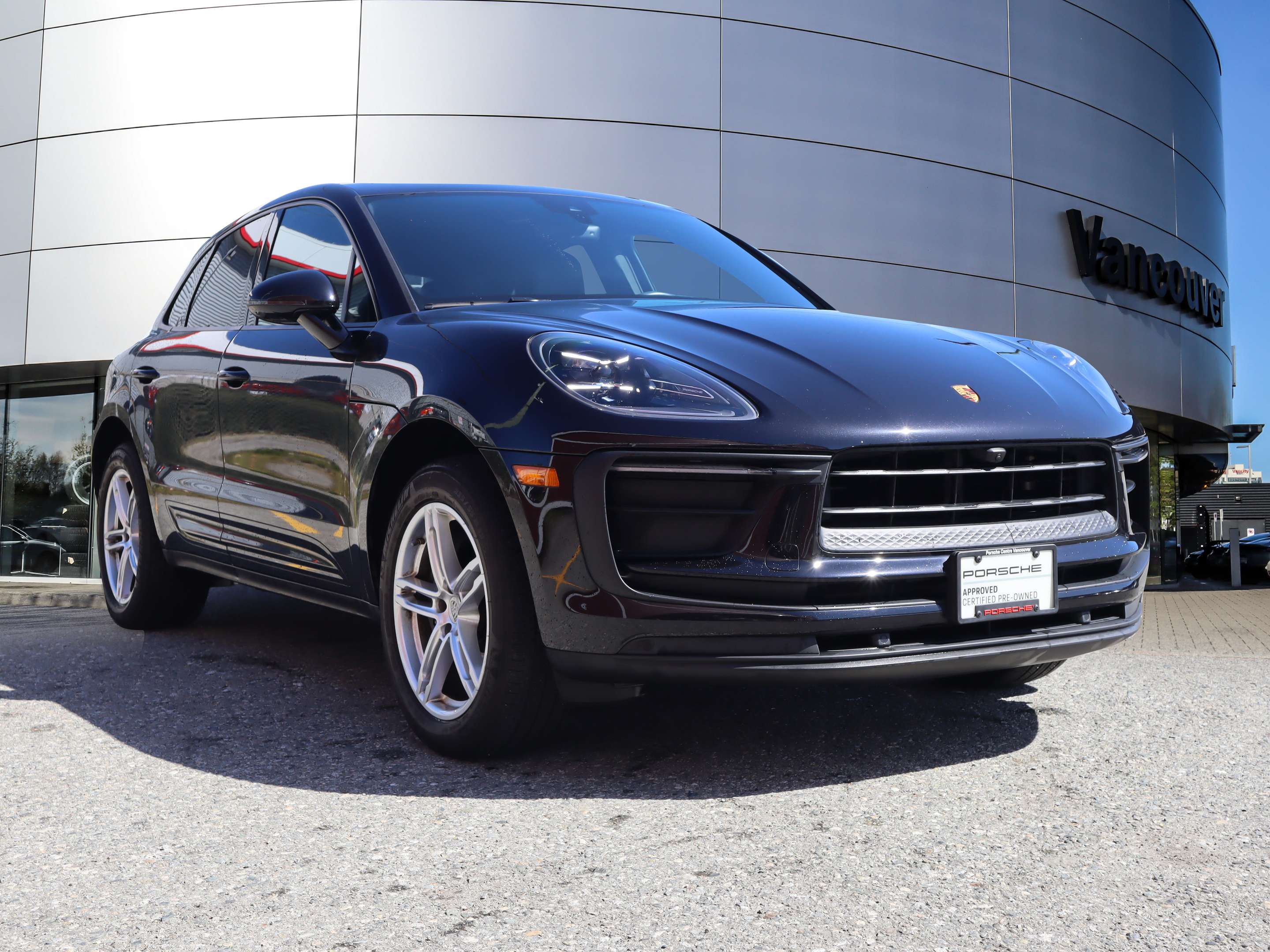 2023 Porsche Macan AWD thumb 7