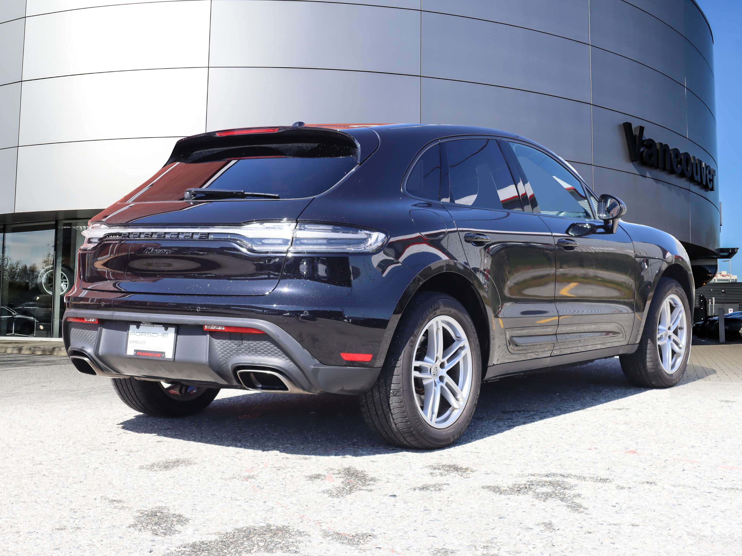 2023 Porsche Macan AWD alt 5