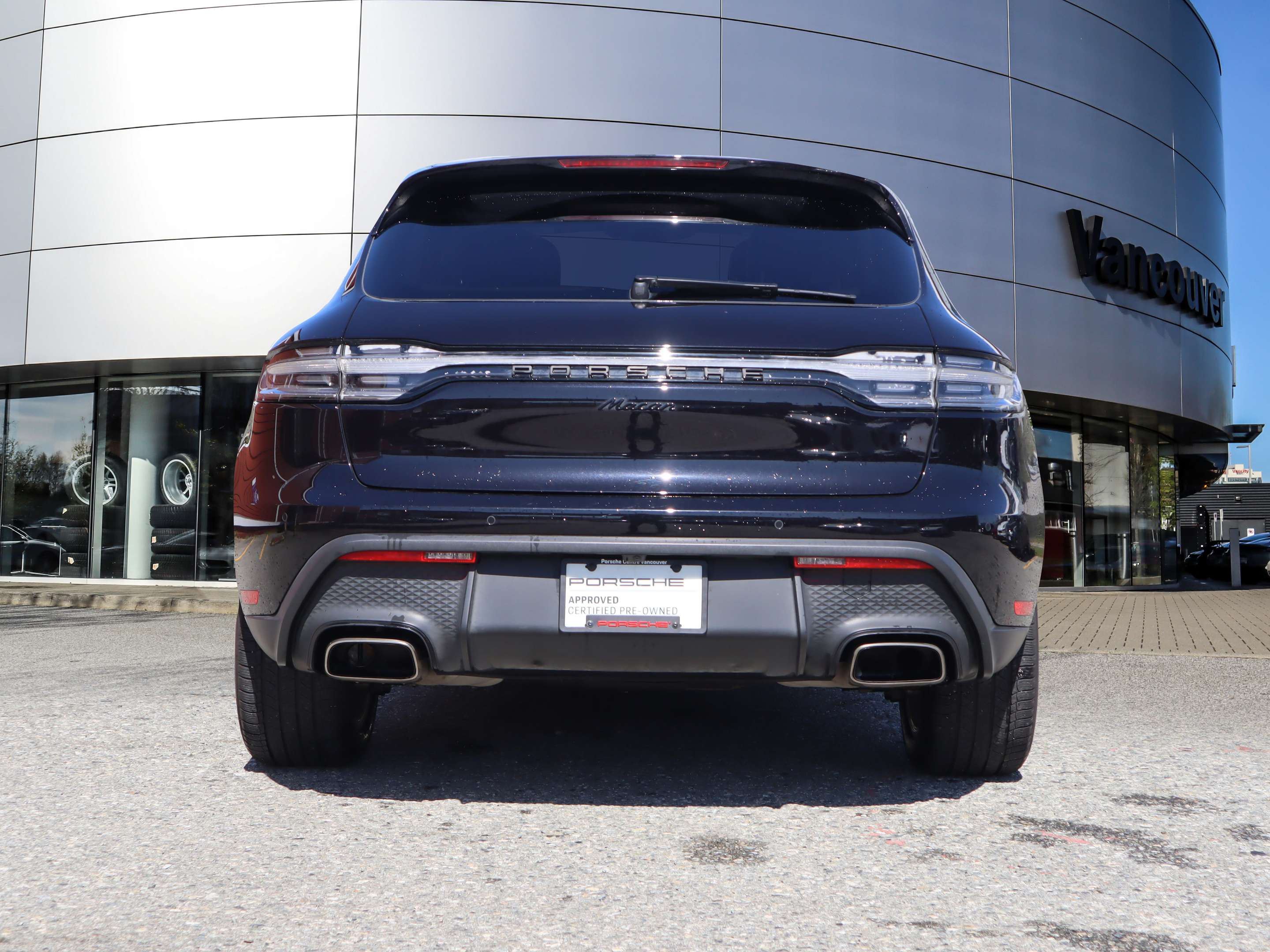 2023 Porsche Macan AWD alt 4