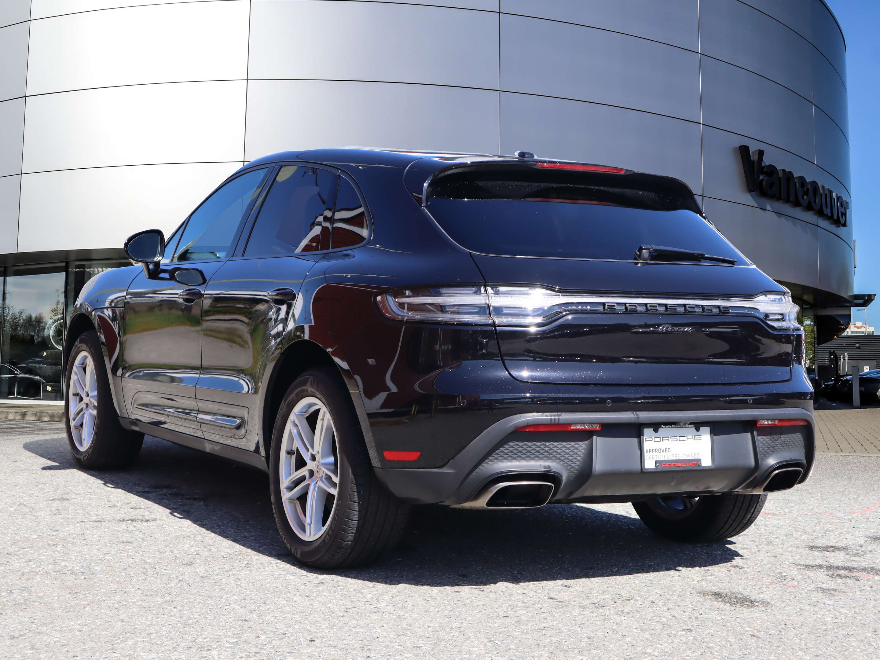 2023 Porsche Macan AWD alt 3