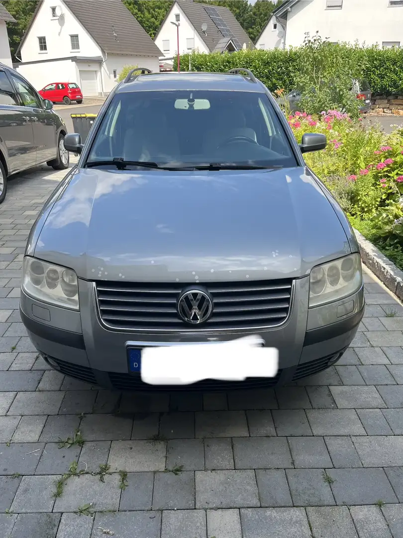 Volkswagen Passat Variant Trendline Grau - 1