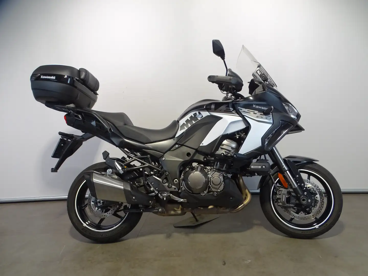 Kawasaki Versys 1000 SE GRAND TOURER Fekete - 1