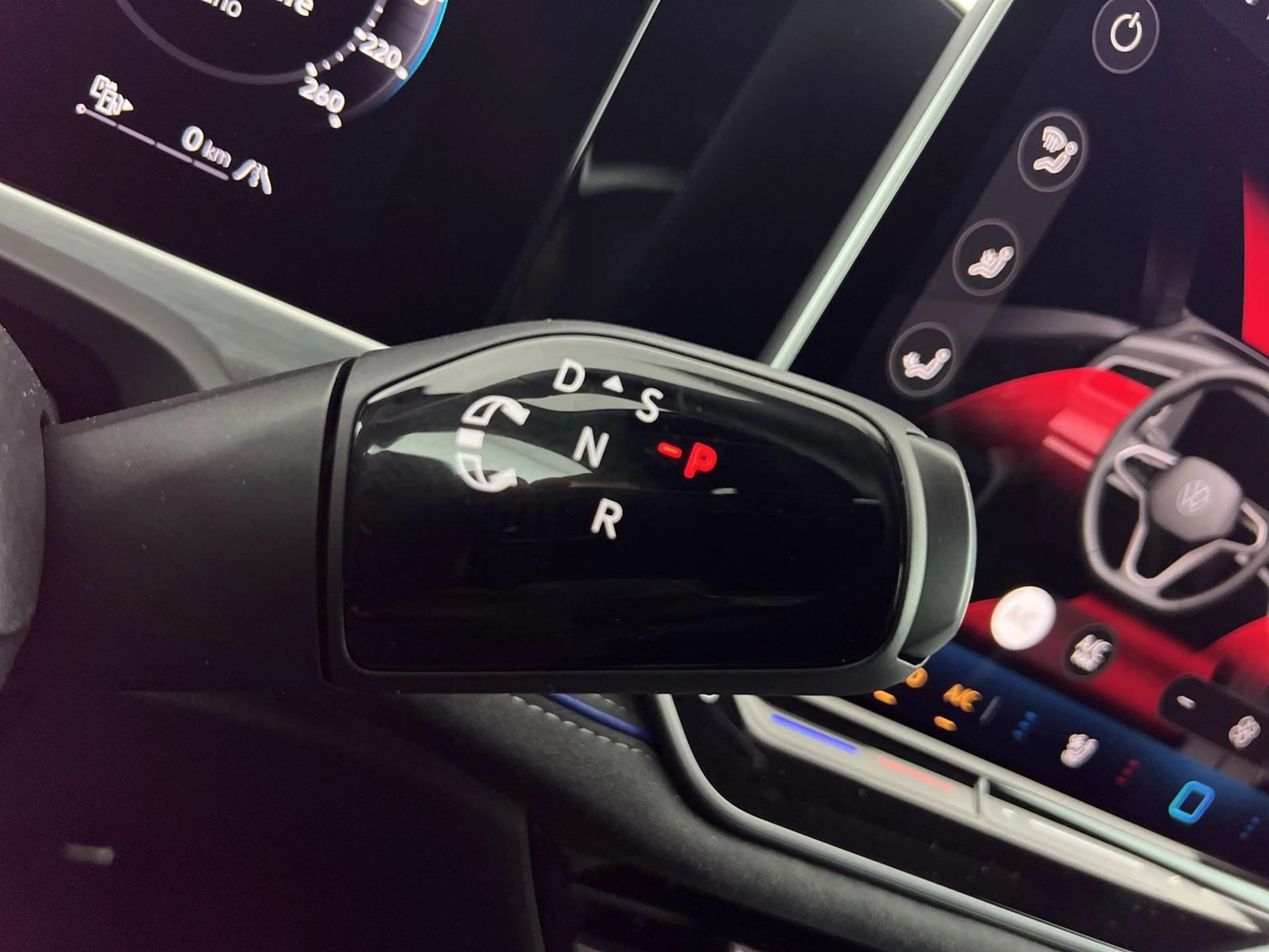 Volkswagen Passat Variant Passat R-Line eHybrid 1.5 TSI*NAVI*SHZ*360°K*uvm — photo 13