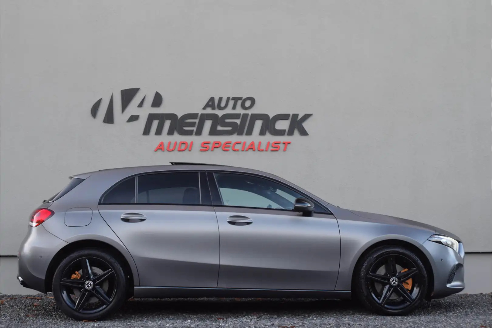 Mercedes-Benz A 250 A250 1.3 Progressive PHEV / Standkachel/ Adaptive Grijs - 2