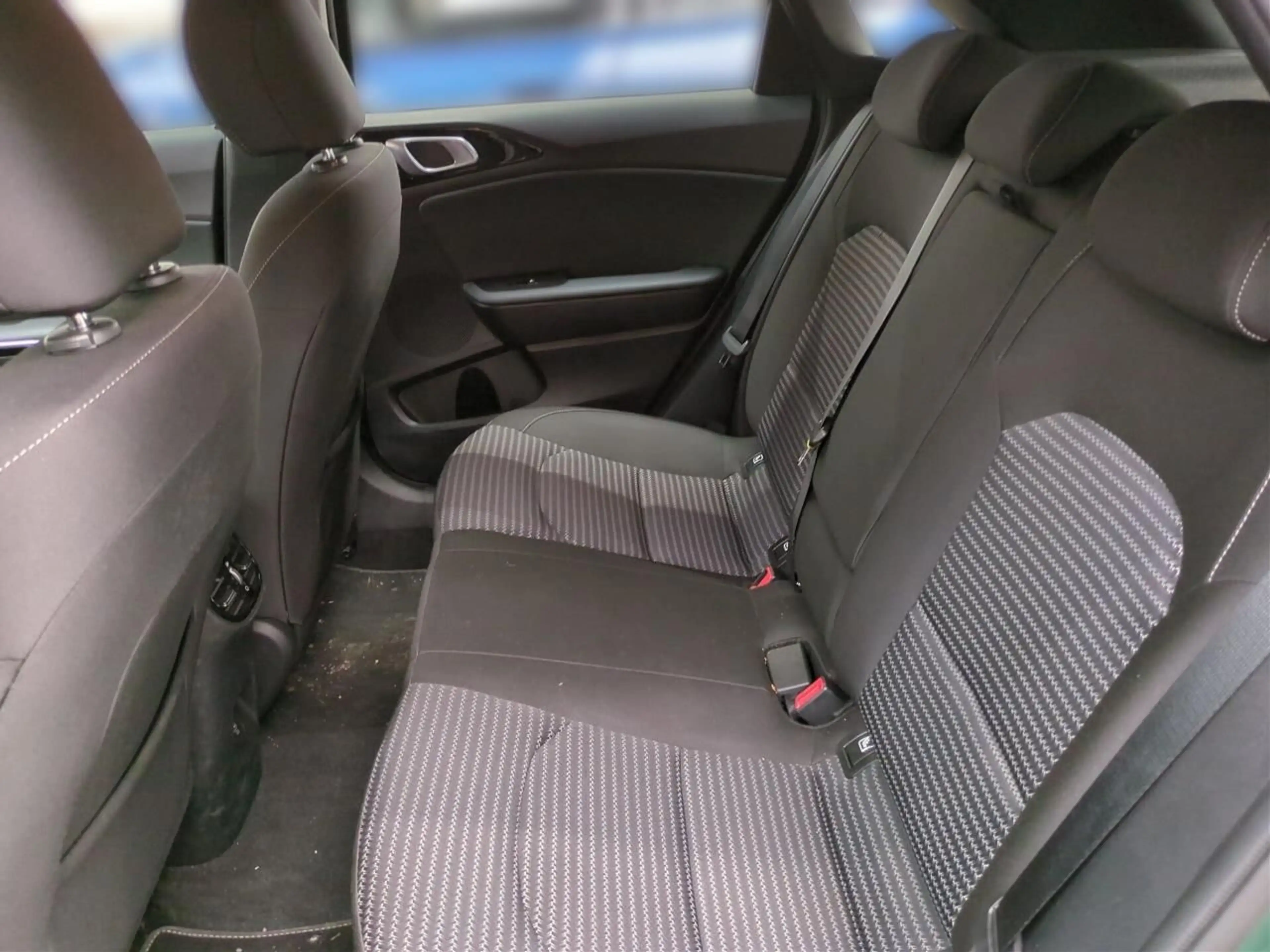 Kia Ceed / cee'd CEED_5 1.5T 140DCT7 VIS Komfort Navi+SHZ+LM — photo 13