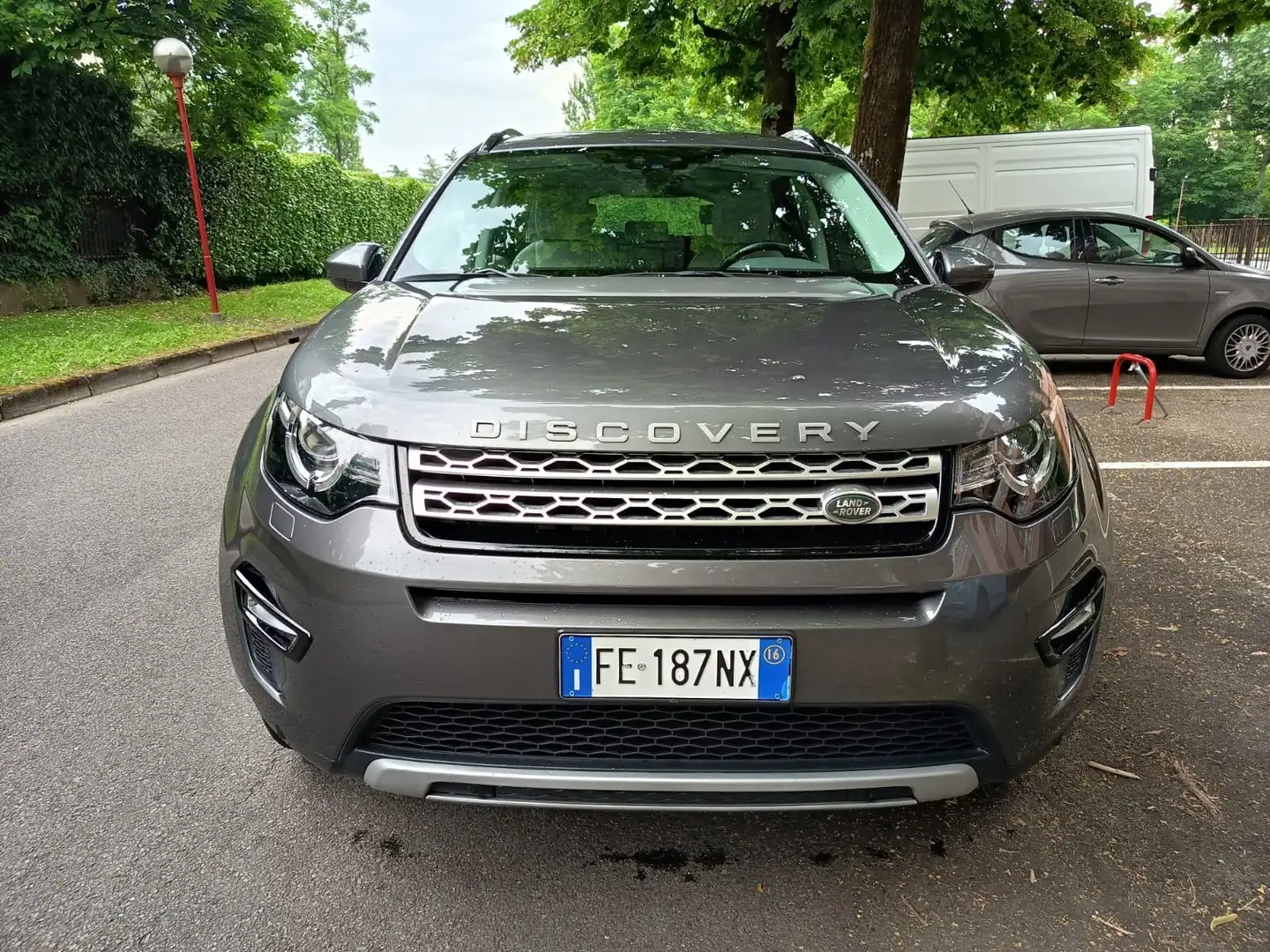 Land Rover Discovery Sport Discovery Sport 2.0 TD4 180 CV Auto Business Editi Grigio - 2