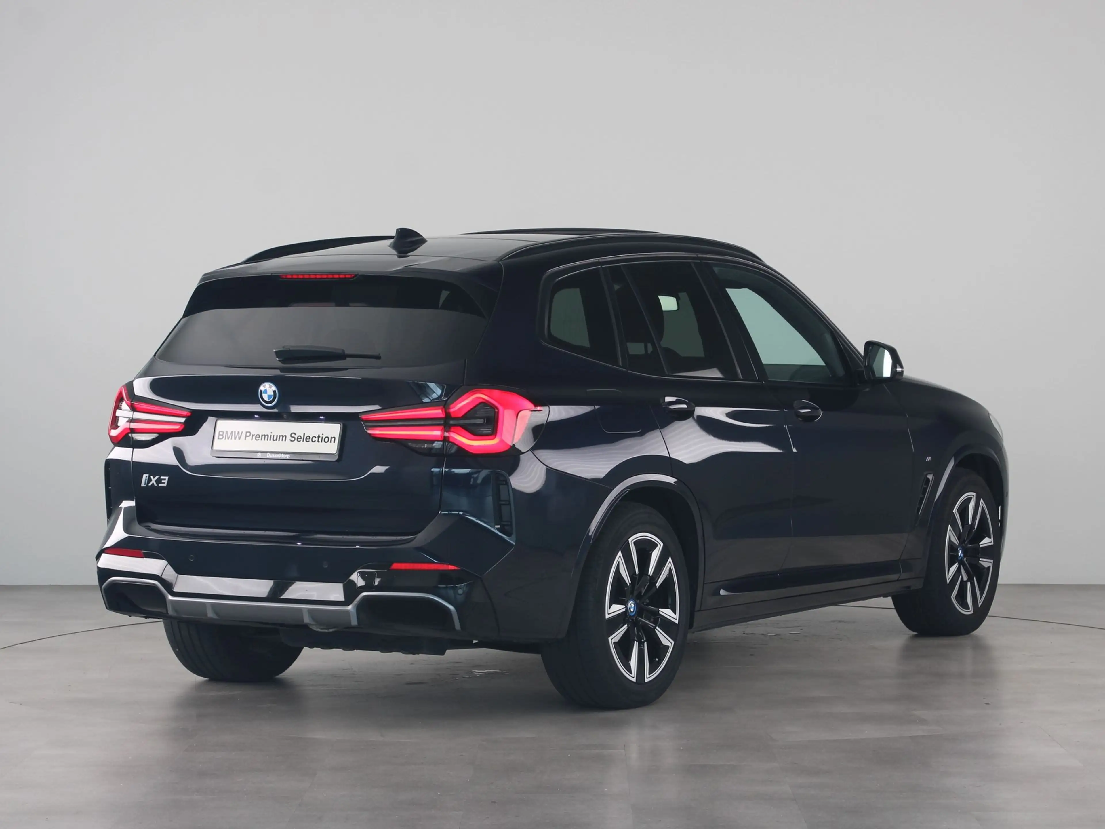 BMW iX3 Executive 80 kWh SoH 96% — photo 5