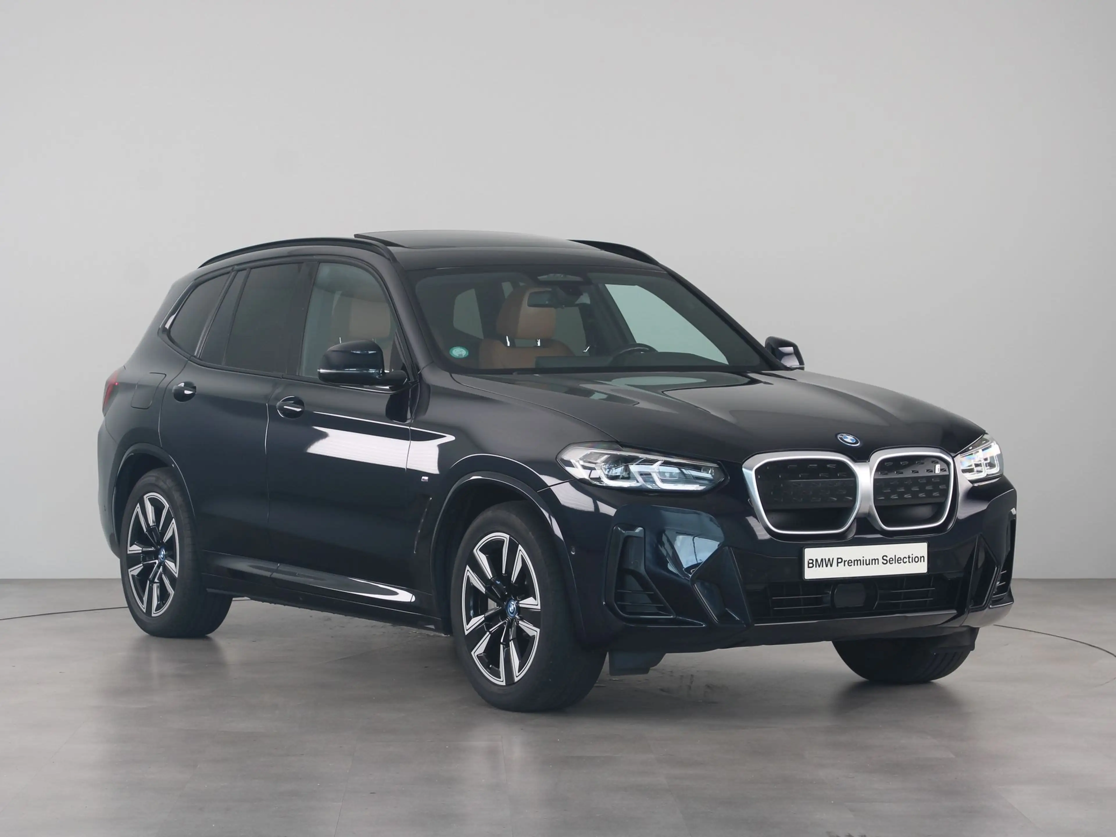 BMW iX3 Executive 80 kWh SoH 96% — photo 3