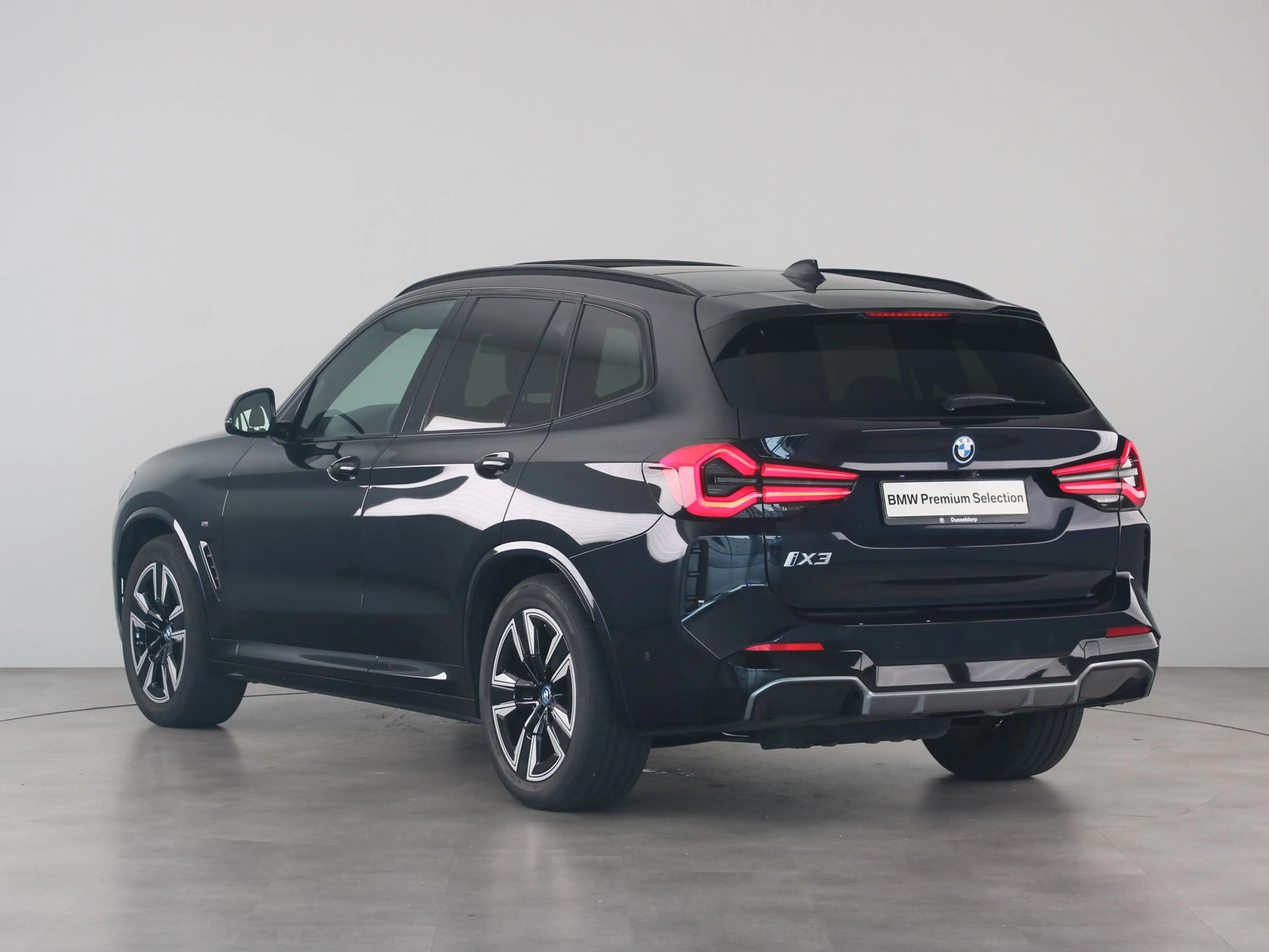 BMW iX3 Executive 80 kWh SoH 96% — photo 7