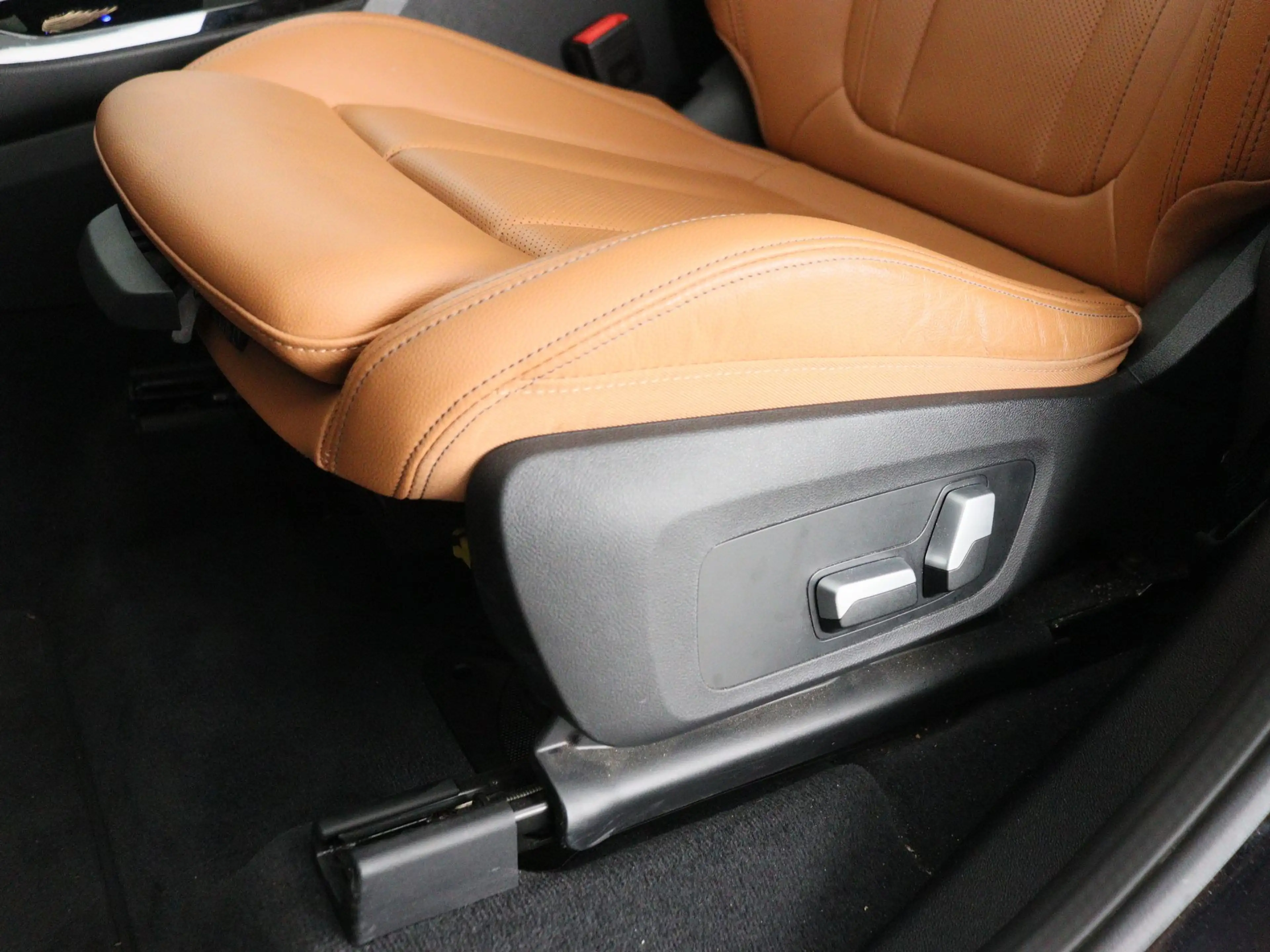 BMW iX3 Executive 80 kWh SoH 96% — photo 9
