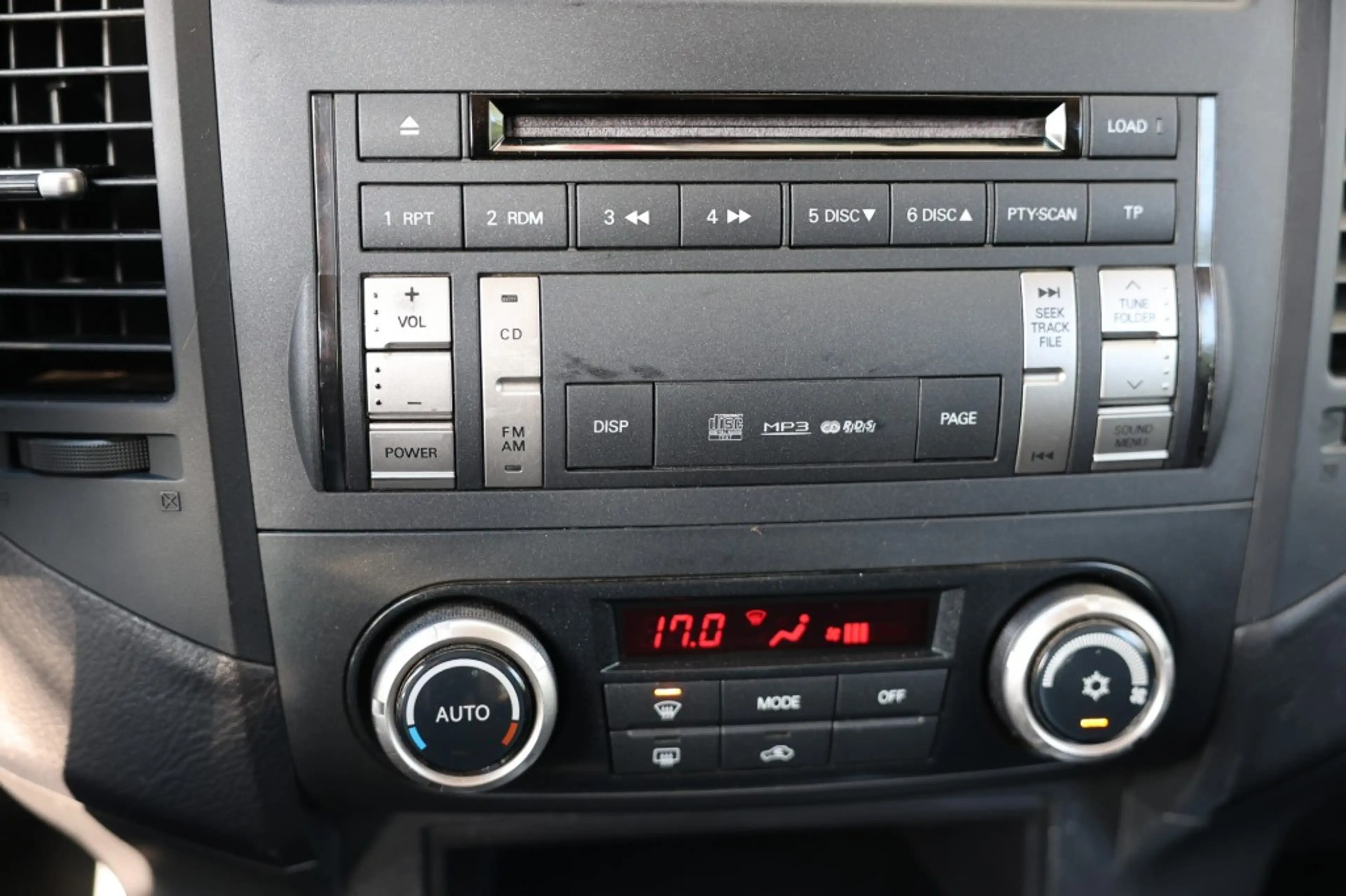 Mitsubishi Pajero 3.2 DI-D INSTYLE VAN MARGE — photo 13