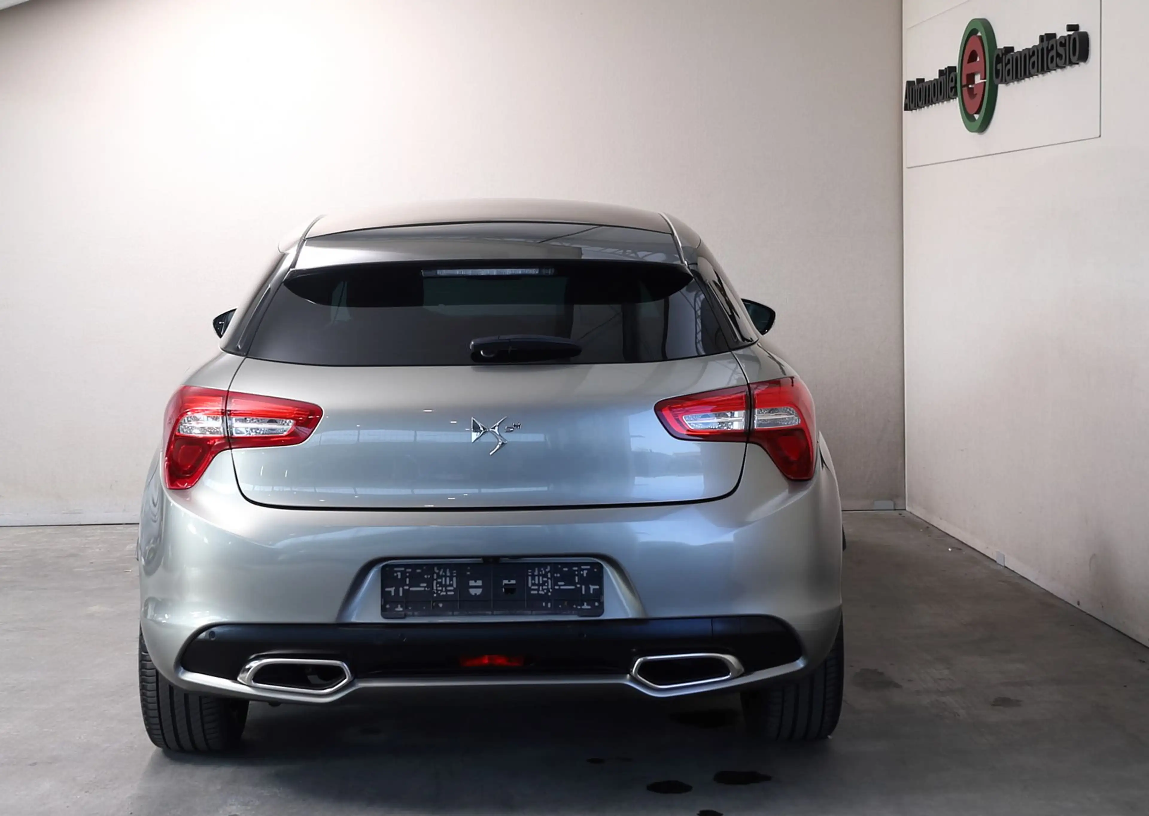 Citroen DS5 SportChic Hybrid4 Leder Beige*Pano*Kamera — photo 6