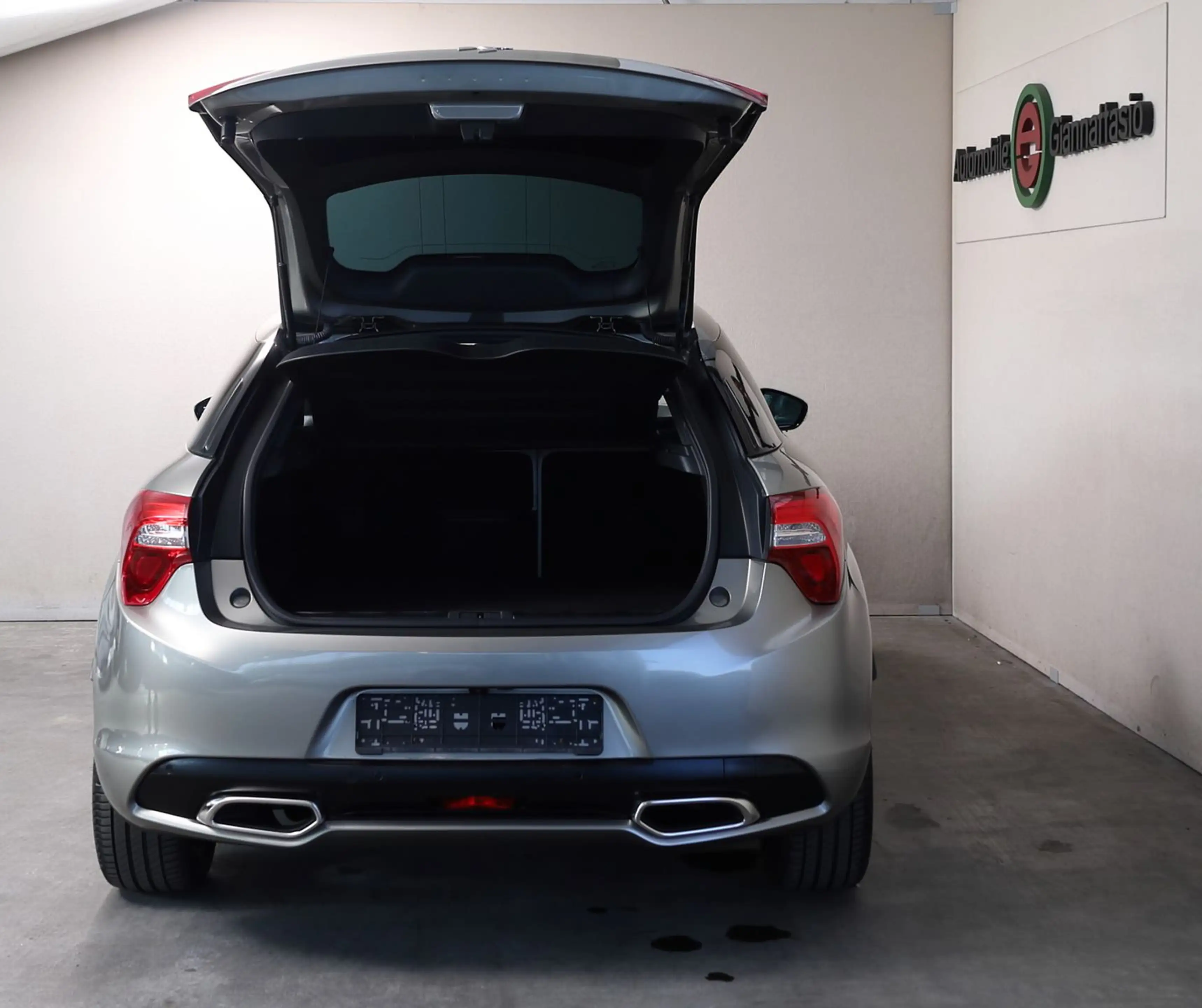 Citroen DS5 SportChic Hybrid4 Leder Beige*Pano*Kamera — photo 7