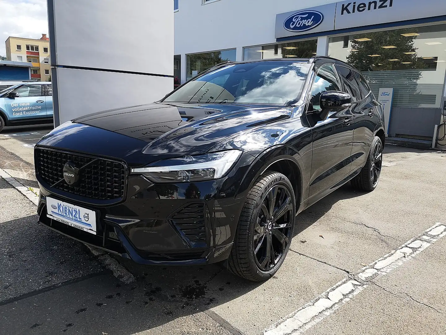 Volvo XC60 B5 AWD Plus Black Edition Geartronic Schwarz - 1