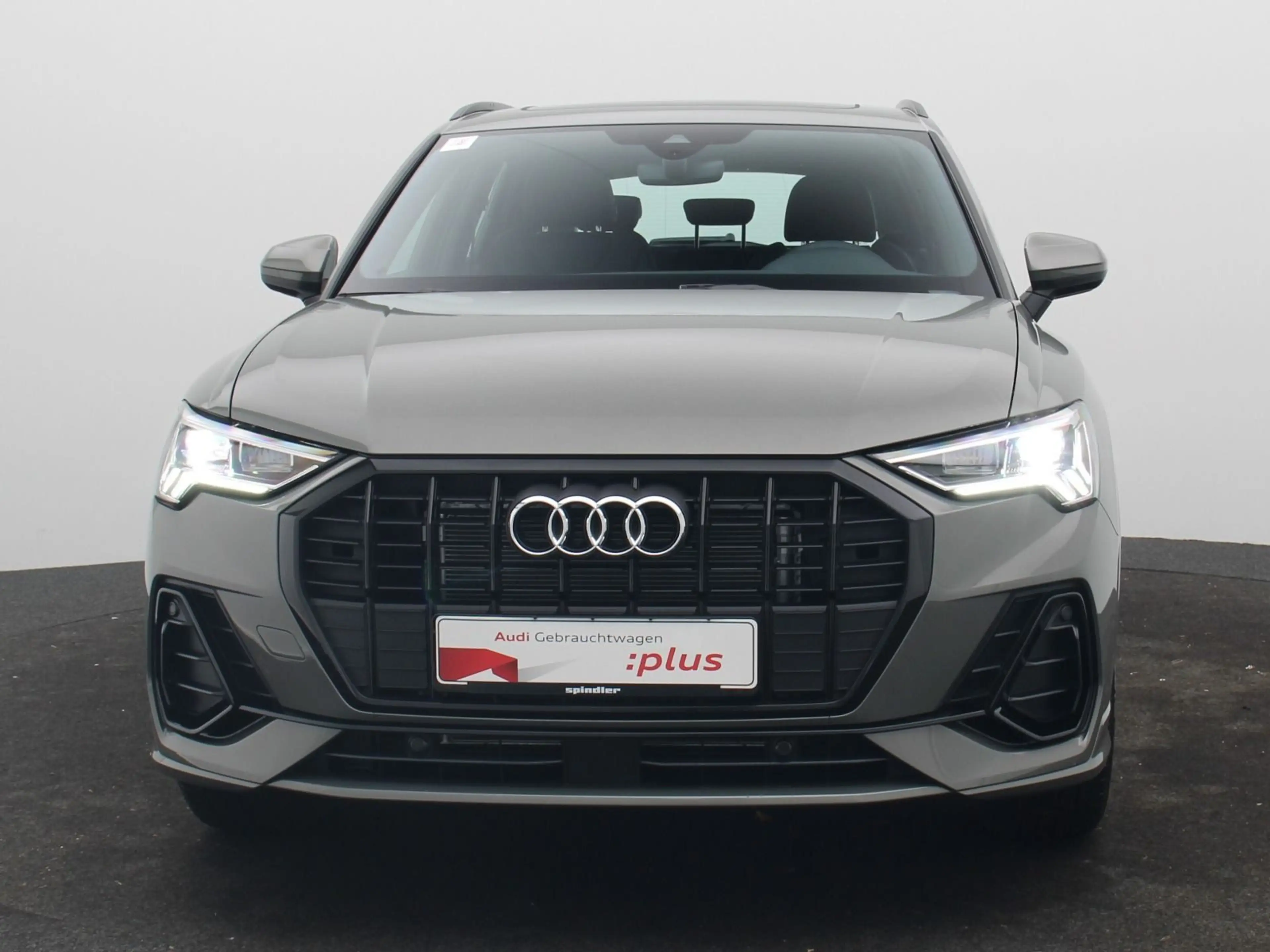 Audi Q3 S-Line 35 TFSI S-tronic / LED, Pano, AHK, RFK — photo 3