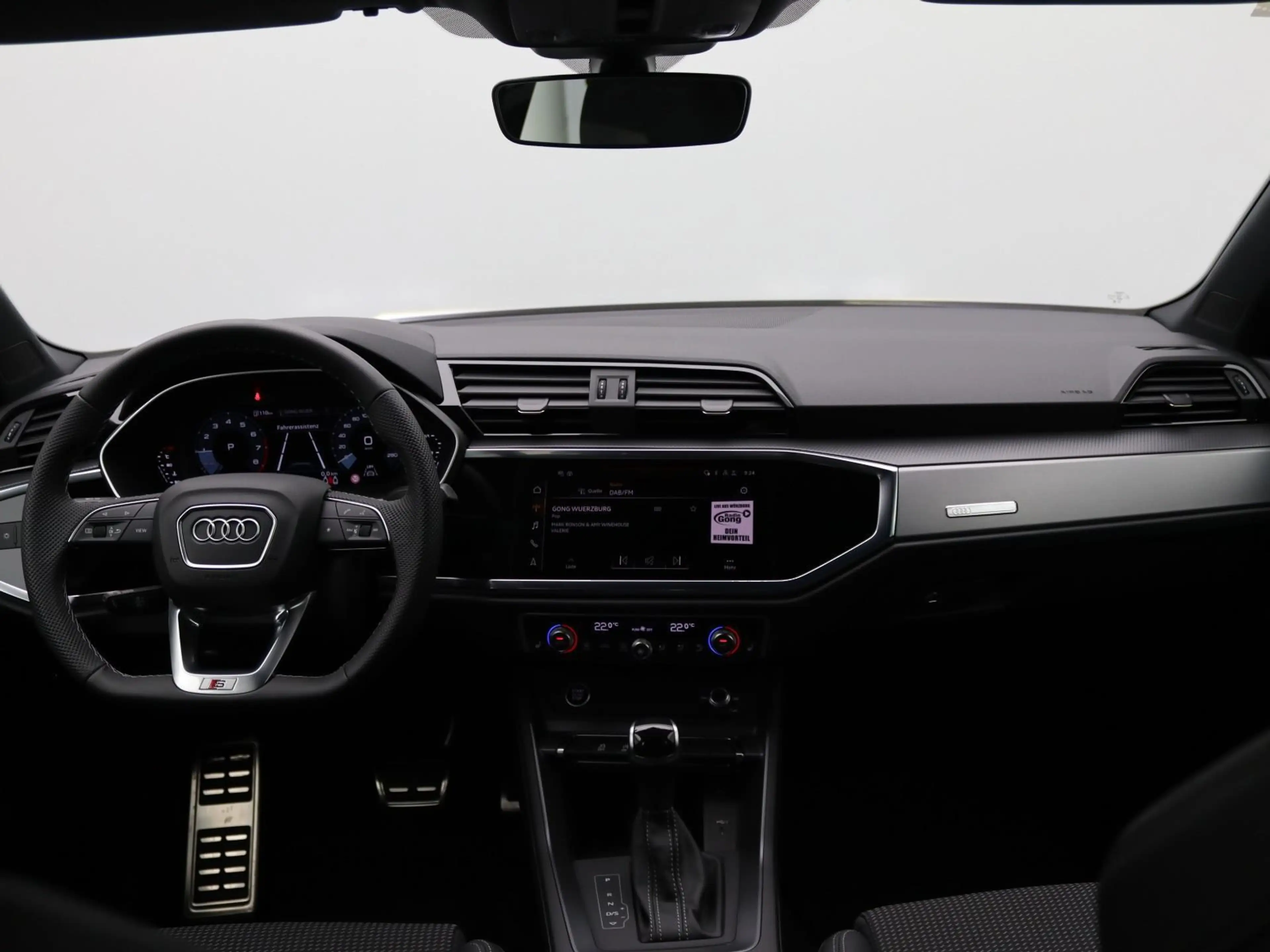Audi Q3 S-Line 35 TFSI S-tronic / LED, Pano, AHK, RFK — photo 12