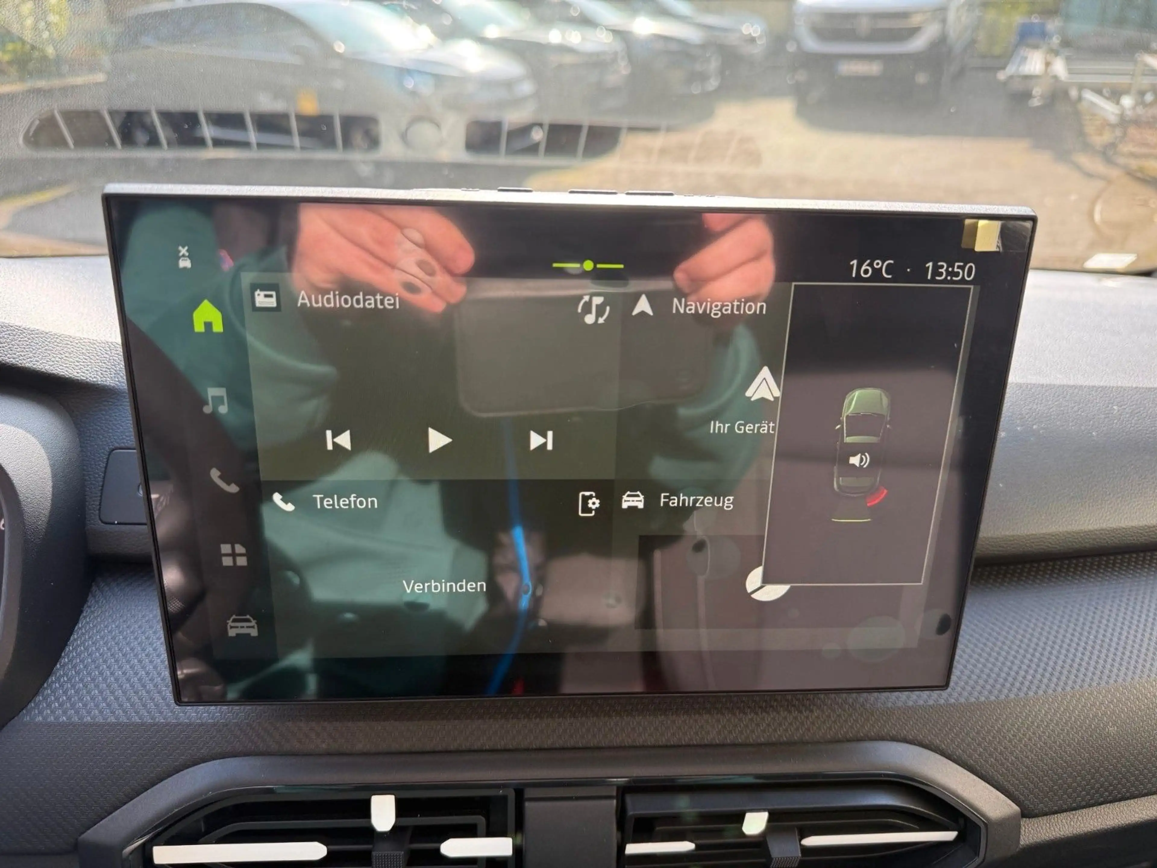 Dacia Sandero TCe 100 Essential — photo 11