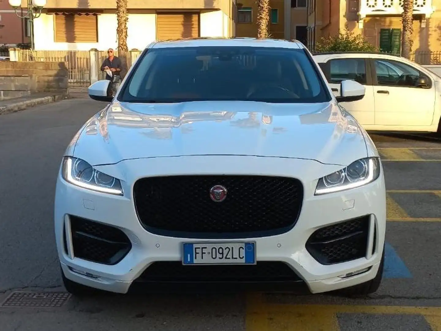 Jaguar F-Pace F-Pace 2.0d R-Sport Dynamic awd 180cv auto Blanco - 1