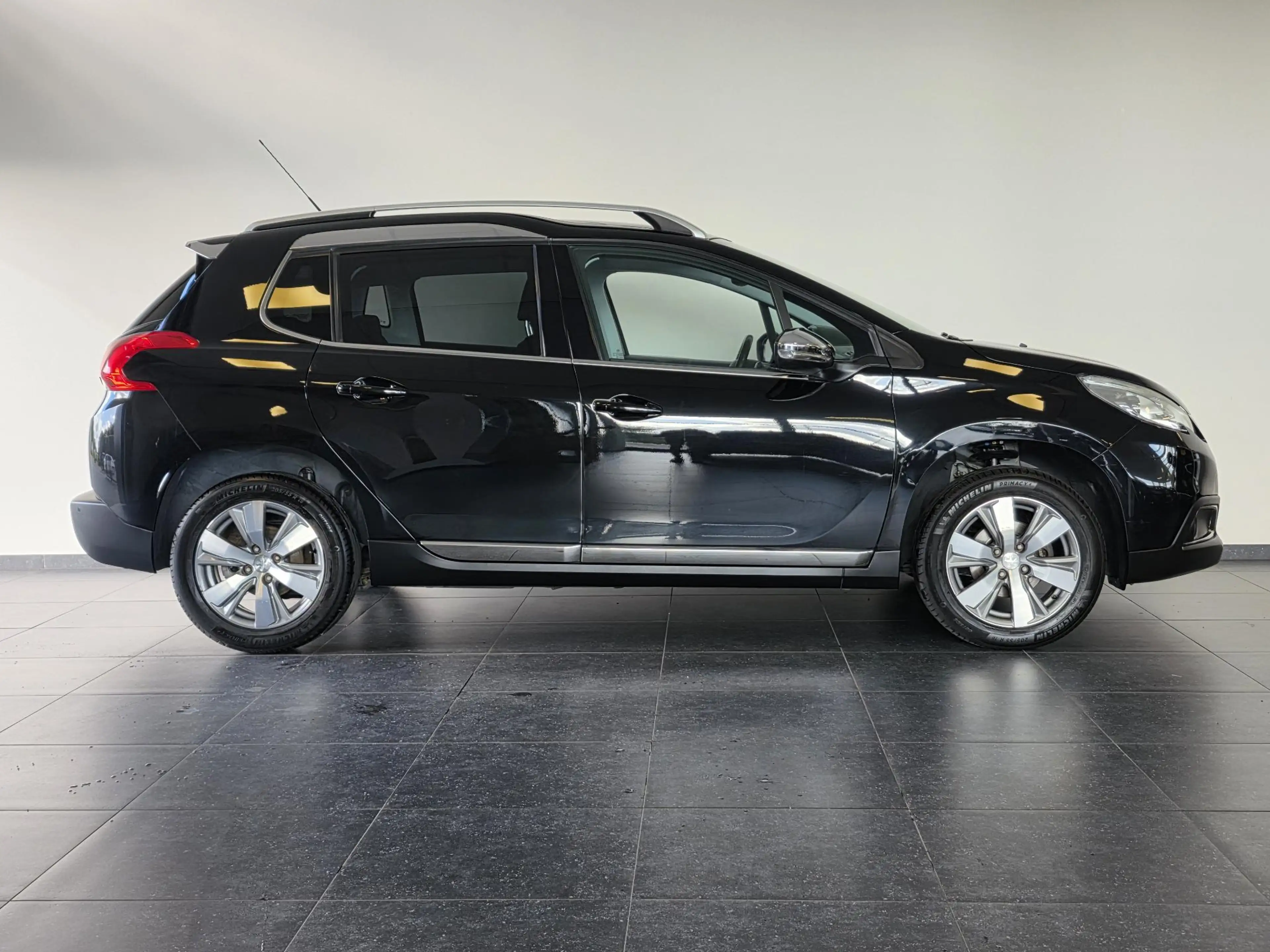 Peugeot 2008 1.2 PureTech Allure | 100% Onderhouden | Pano | Ai — photo 5