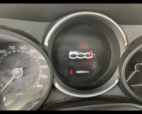 Fiat 500L view 12