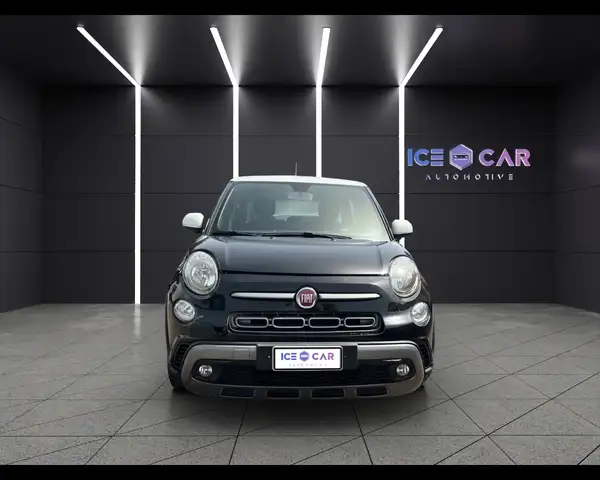 Fiat 500L view 2