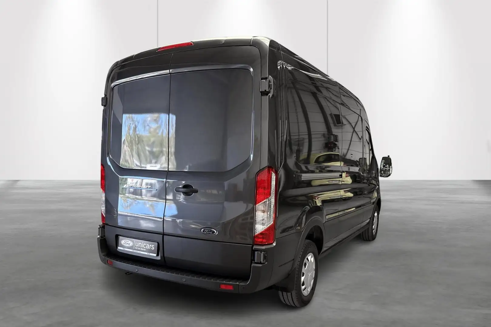 Ford E-Transit 350L Electric Engine 67kWh / 198kw Trend - 2