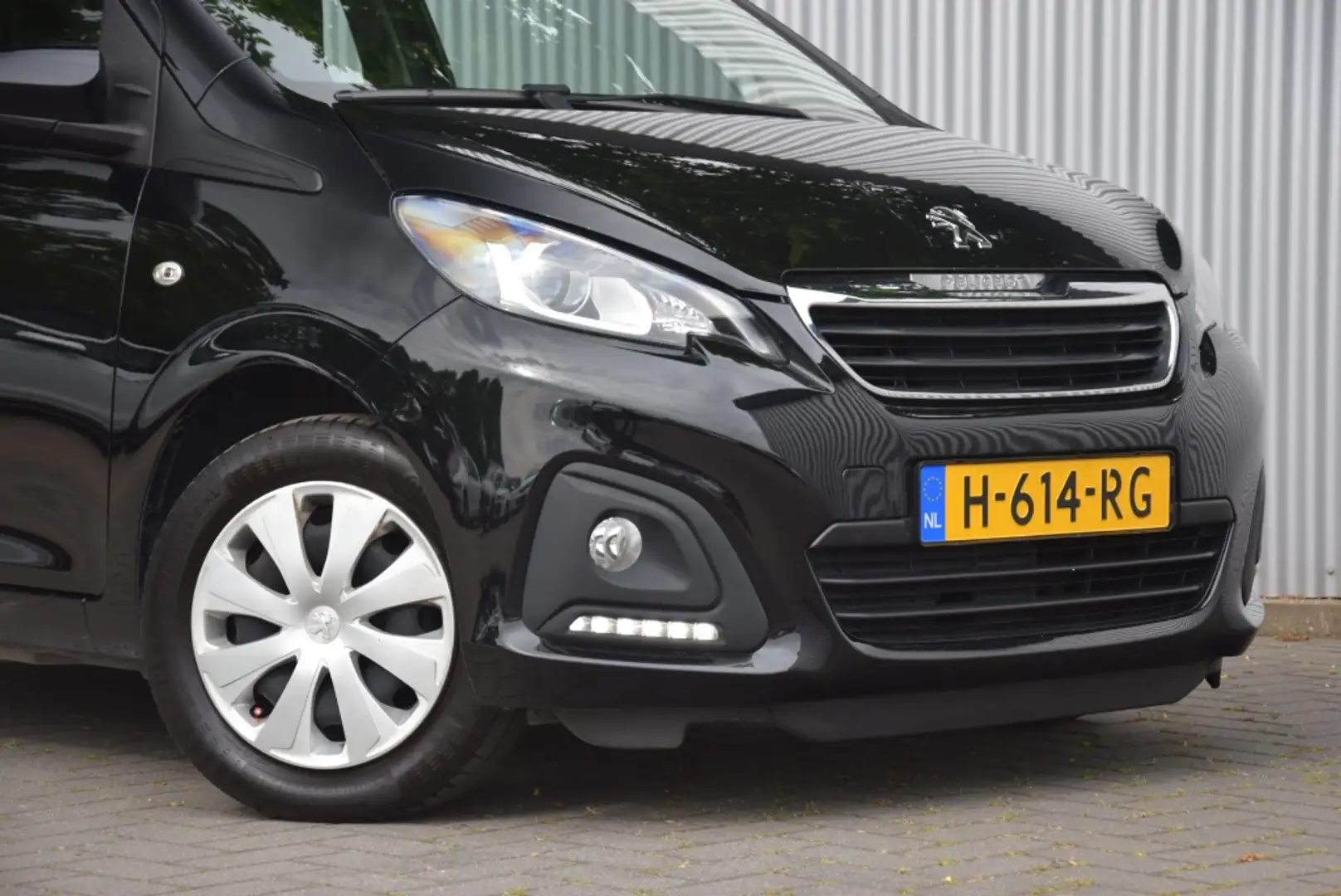 Peugeot 108 1.0e-VTi Active Premium Airco/Mistlampen/Bluetooth Noir - 2
