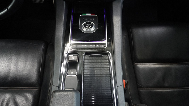 Jaguar F-Pace Prestige AWD*MERIDIAN*NAVI*KAM* — photo 15