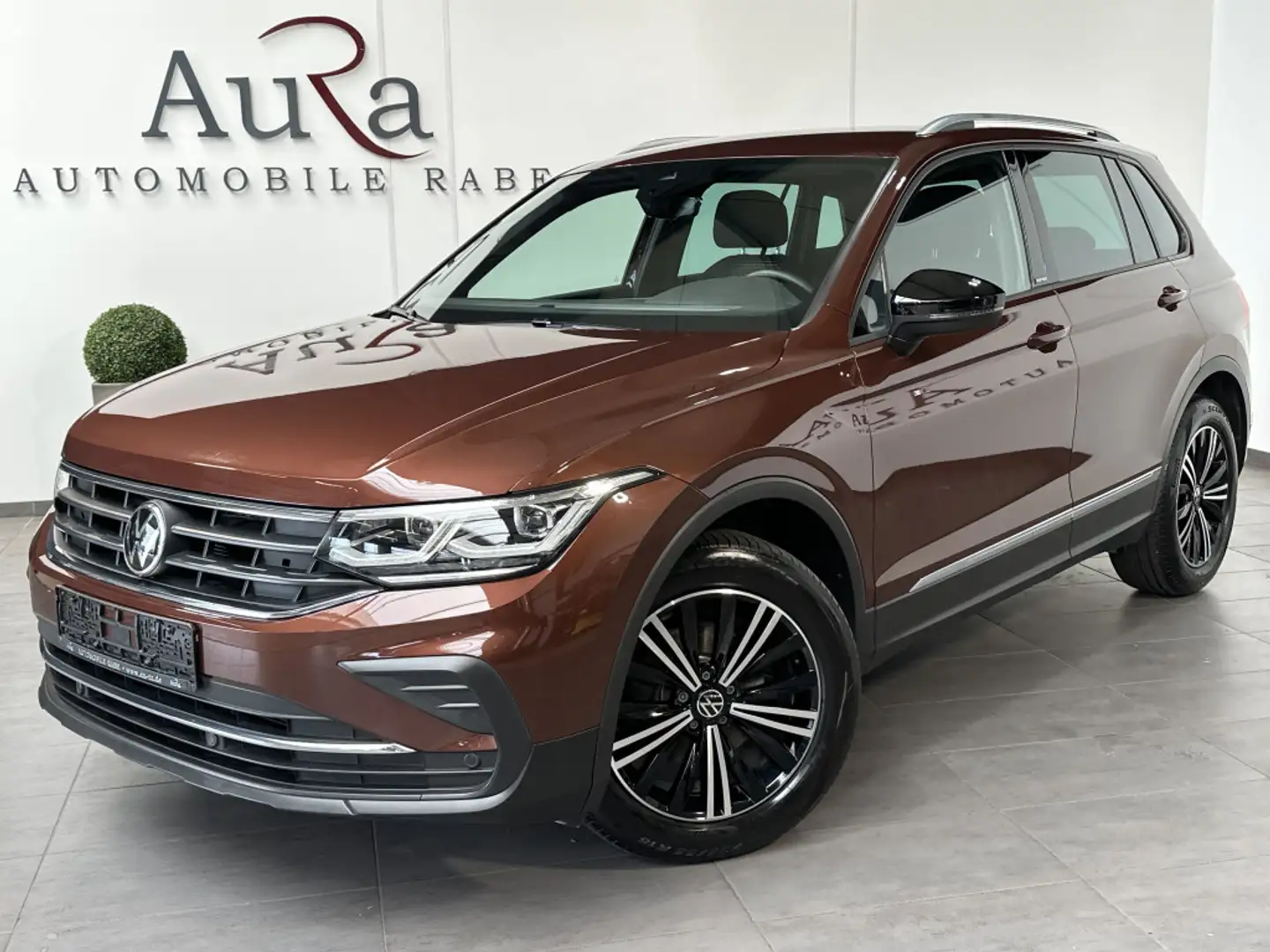 Volkswagen Tiguan 2.0 TDI DSG United NAV+LED+ACC+KAM+VCOCK Braun - 1