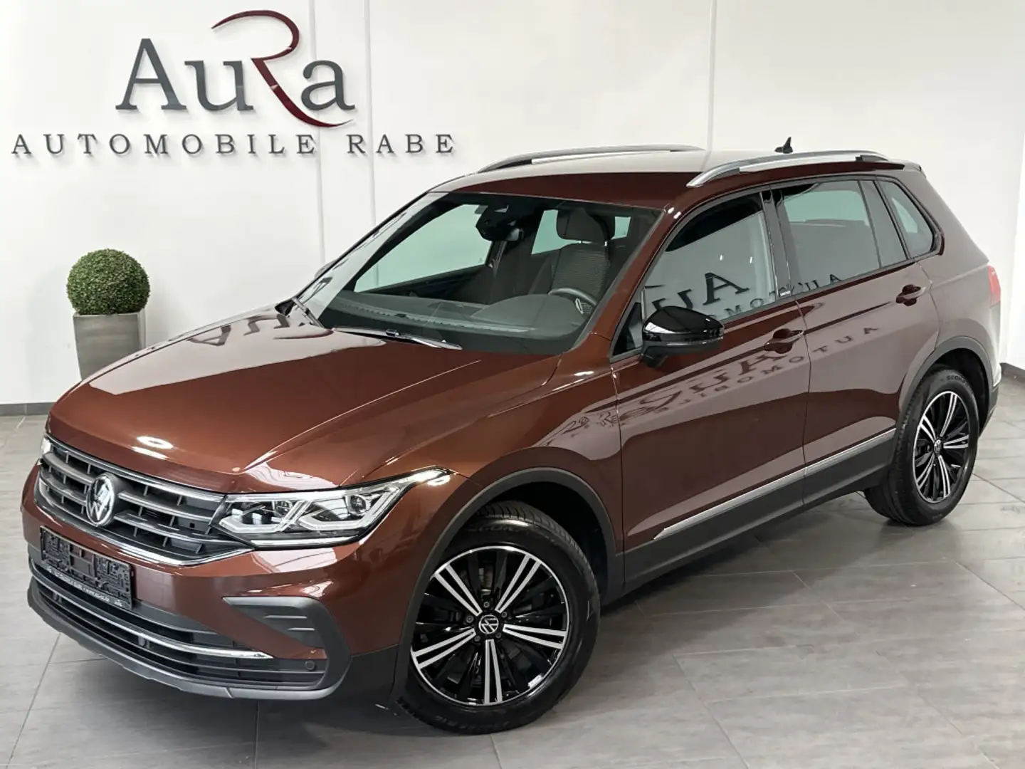 Volkswagen Tiguan 2.0 TDI DSG United NAV+LED+ACC+KAM+VCOCK Braun - 2