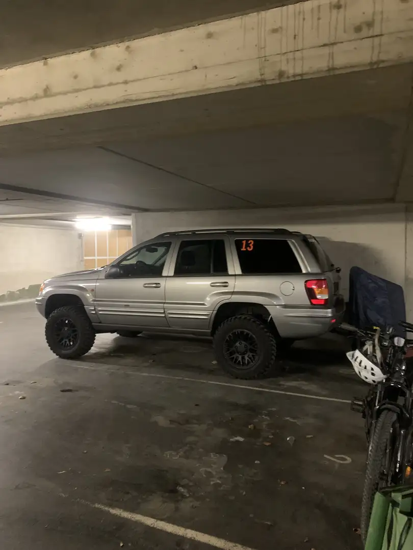 Jeep Grand Cherokee Limited - 2