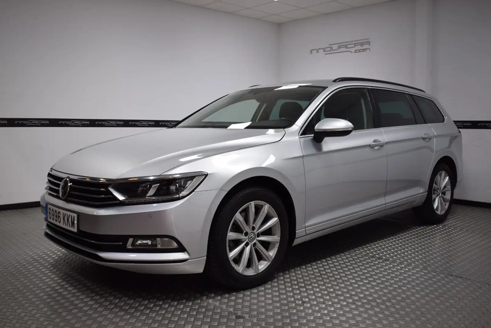 Volkswagen Passat Variant 1.6TDI Edition 88kW Gris - 1