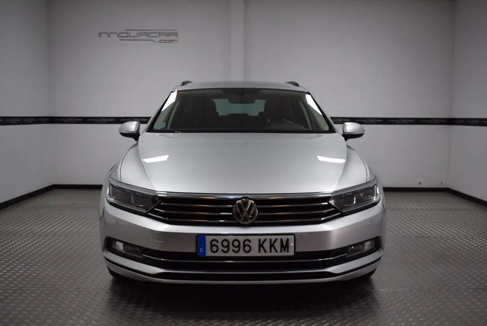 Volkswagen Passat Variant 1.6TDI Edition 88kW Gris - 2