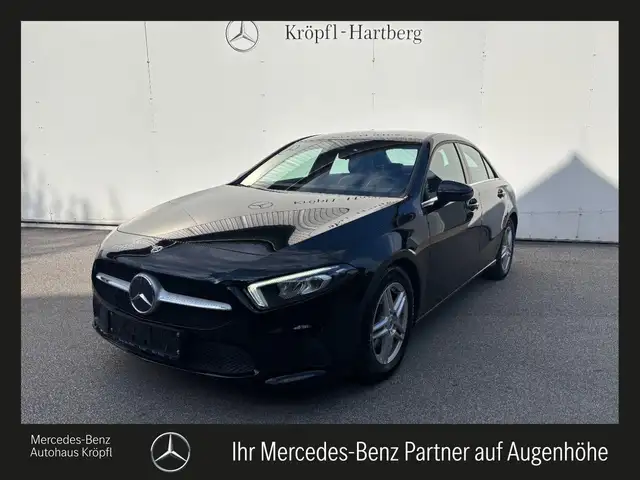Mercedes-Benz A 180 Limousine Style PTS Shz LED MBUX CarPlay