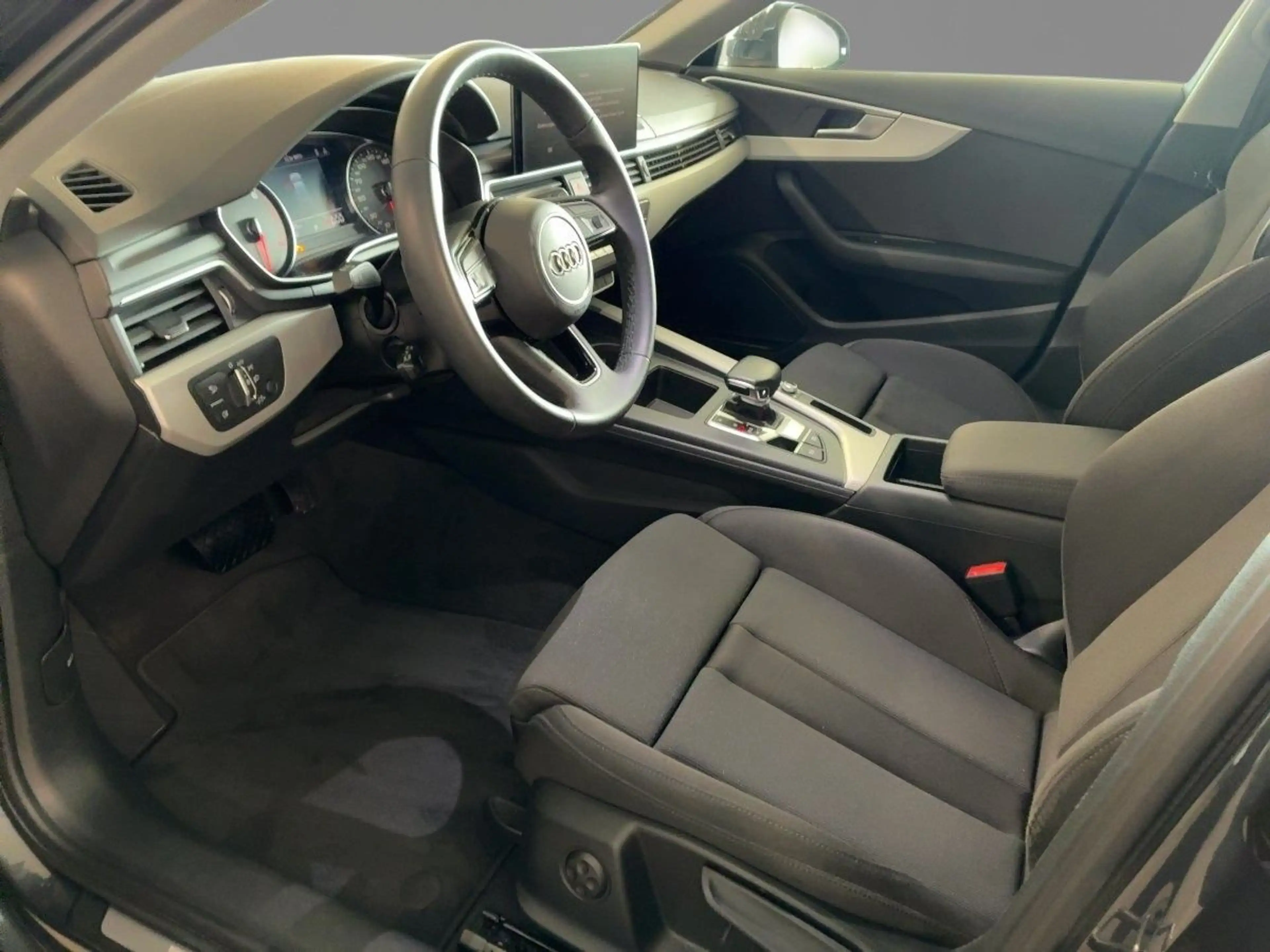 Audi A4 40 TFSI S tronic advanced AHK DAB PDC S — photo 6