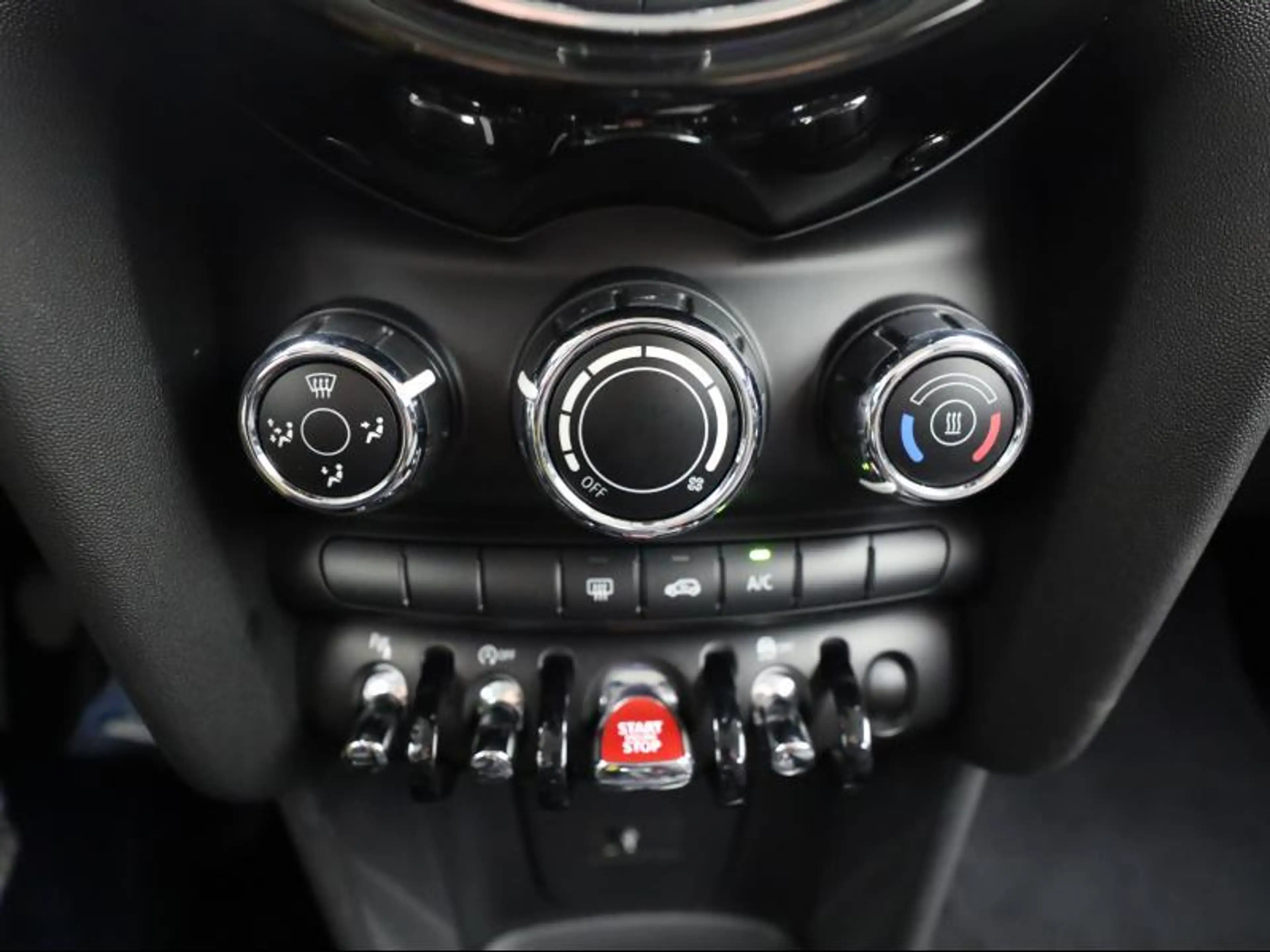 MINI One 5drs — photo 13