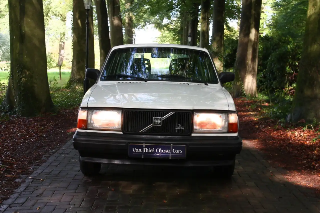 Volvo 240 2.3 GL, foto 11