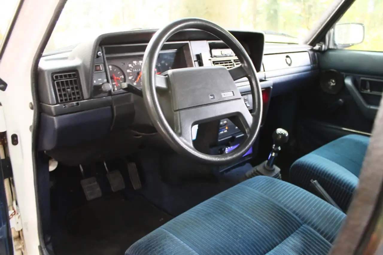 Volvo 240 2.3 GL, foto 9