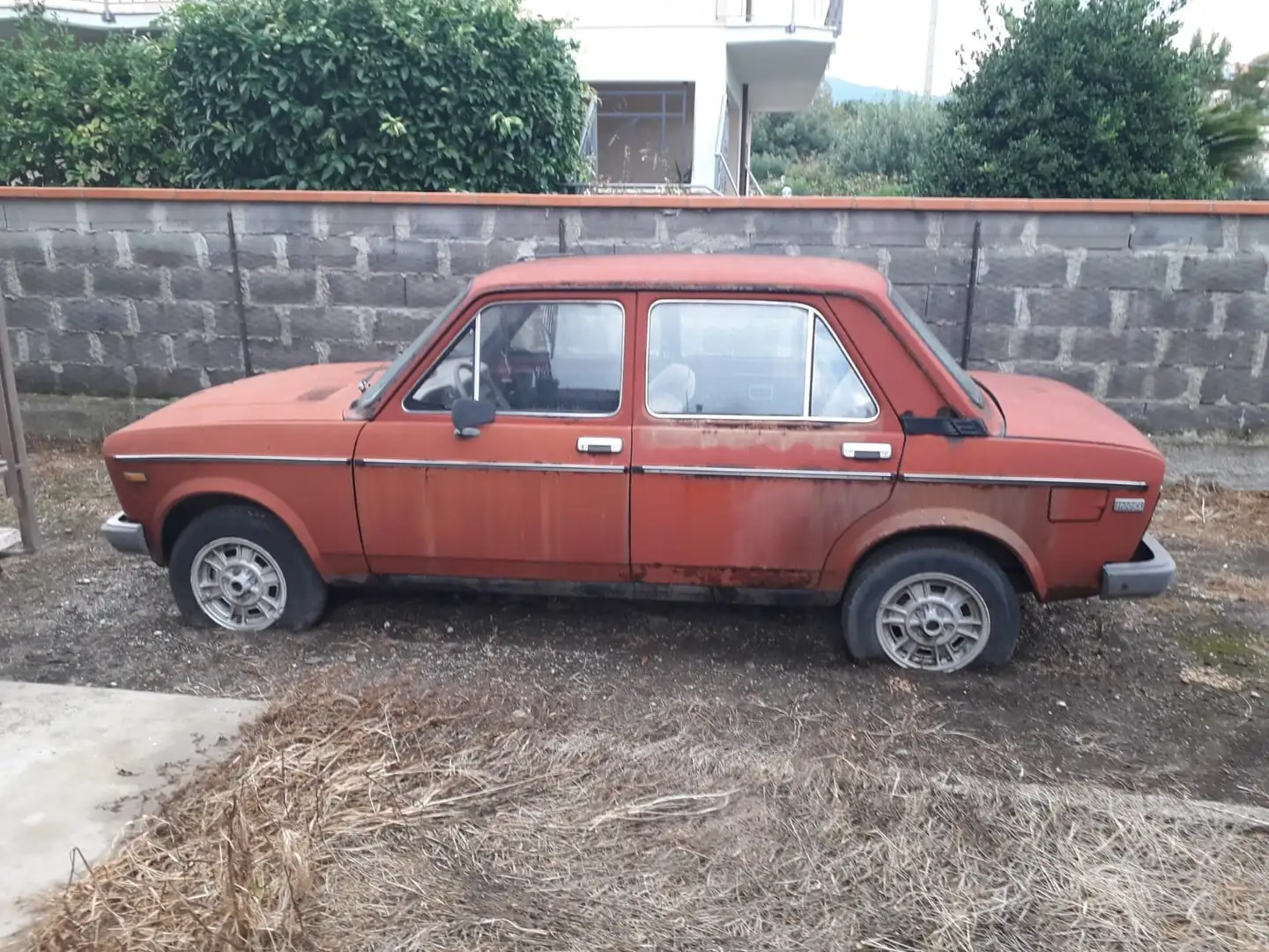 Fiat 128 Rosso - 2