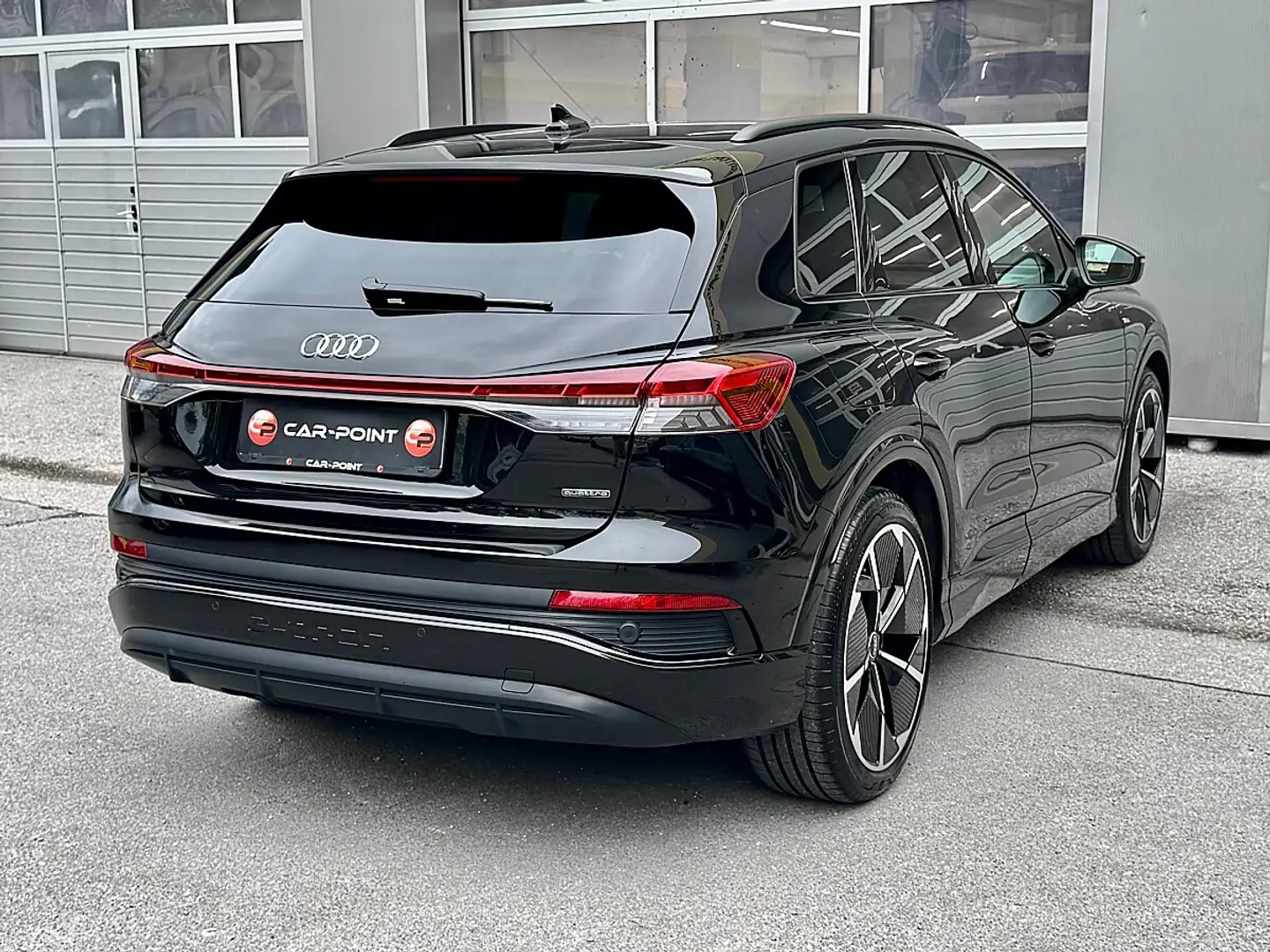 Audi Q4 e-tron Q4 S-Line 50 e-tron quattro 82KWh Schwarz - 2