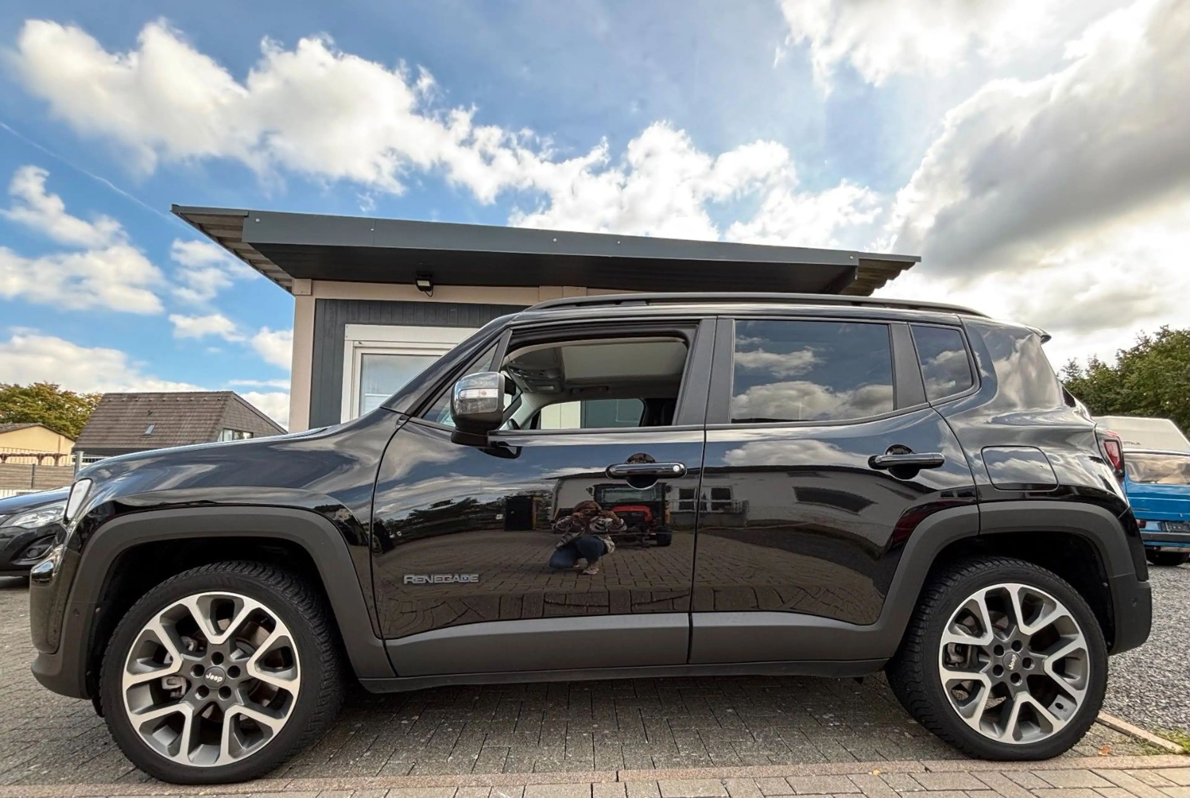 Jeep Renegade S Plug-In-Hybrid Plus 4xe — photo 3