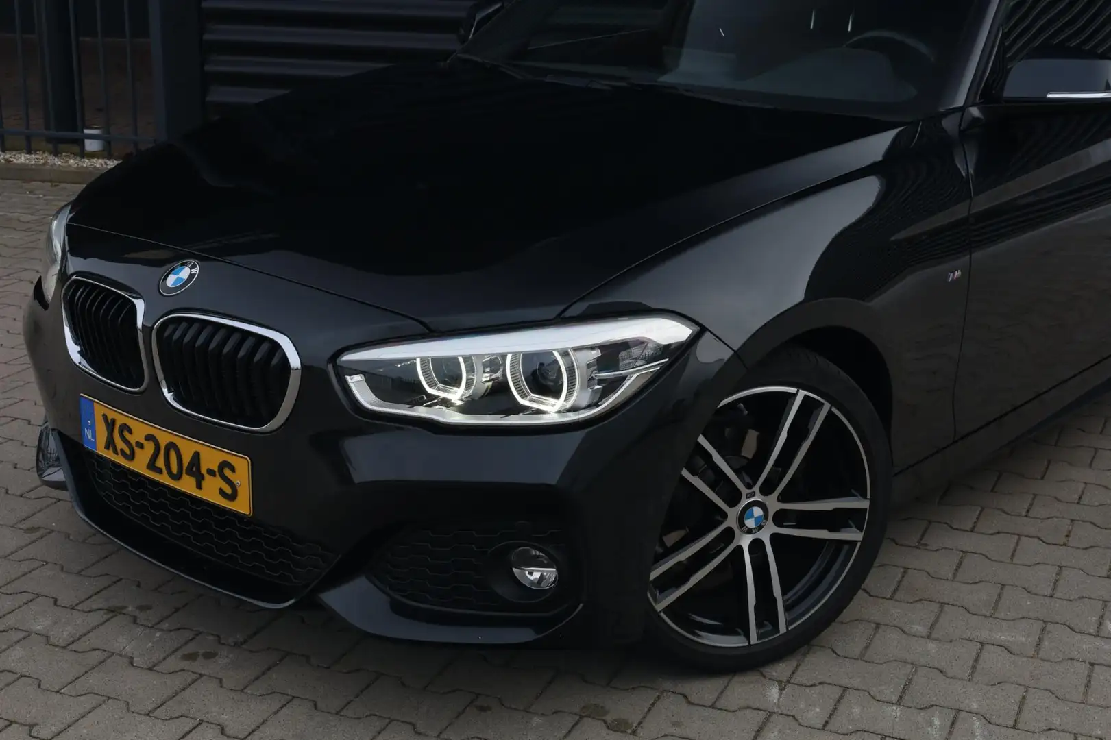 BMW 118 1-serie 118i High Executive M Sport / CARPLAY / LE Schwarz - 2