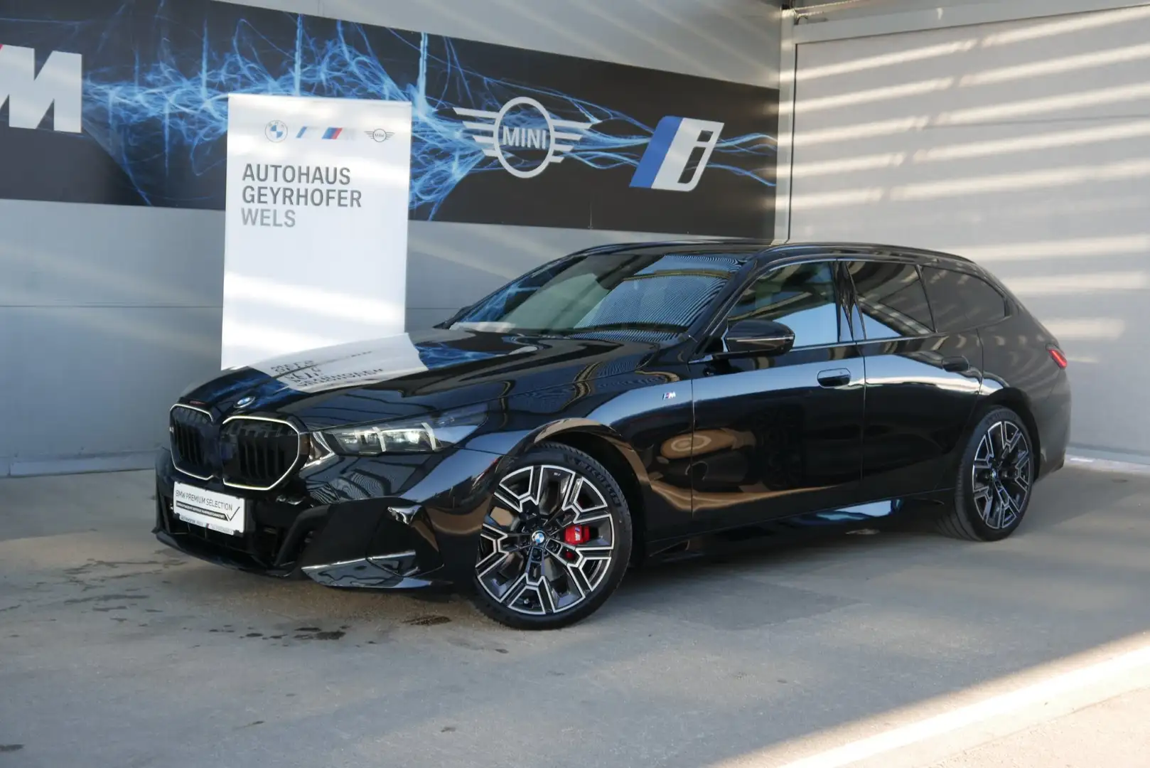 BMW 540 540d xDrive Schwarz - 1