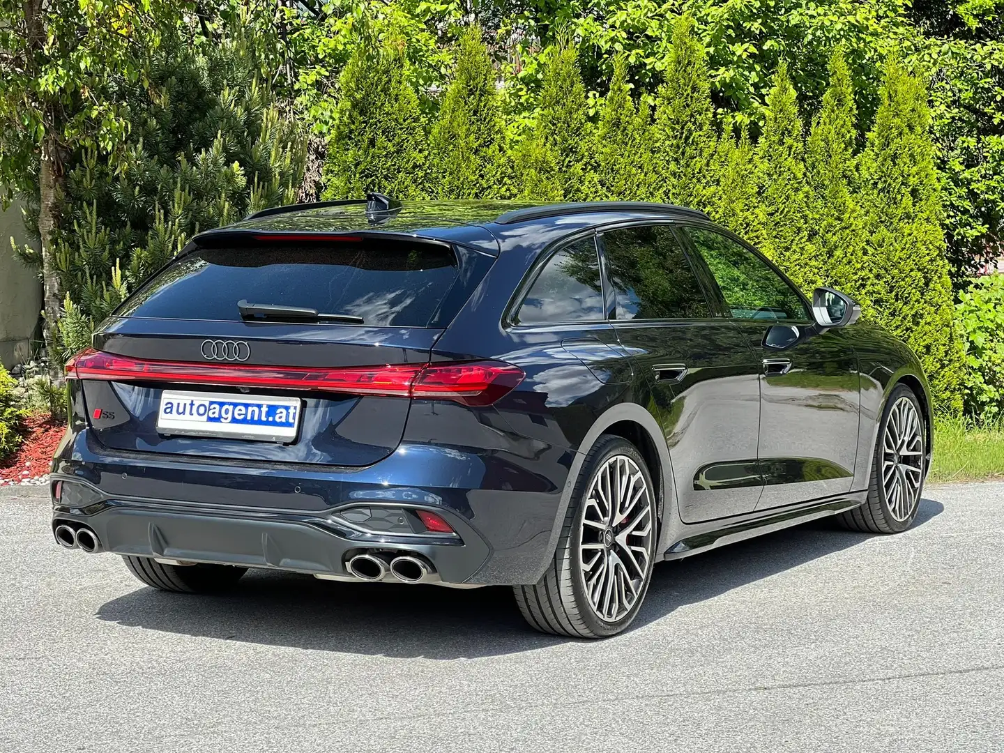 Audi S5 Avant quattro B&O Pano AHK STHZ LP: € 123.580,0 Blau - 2
